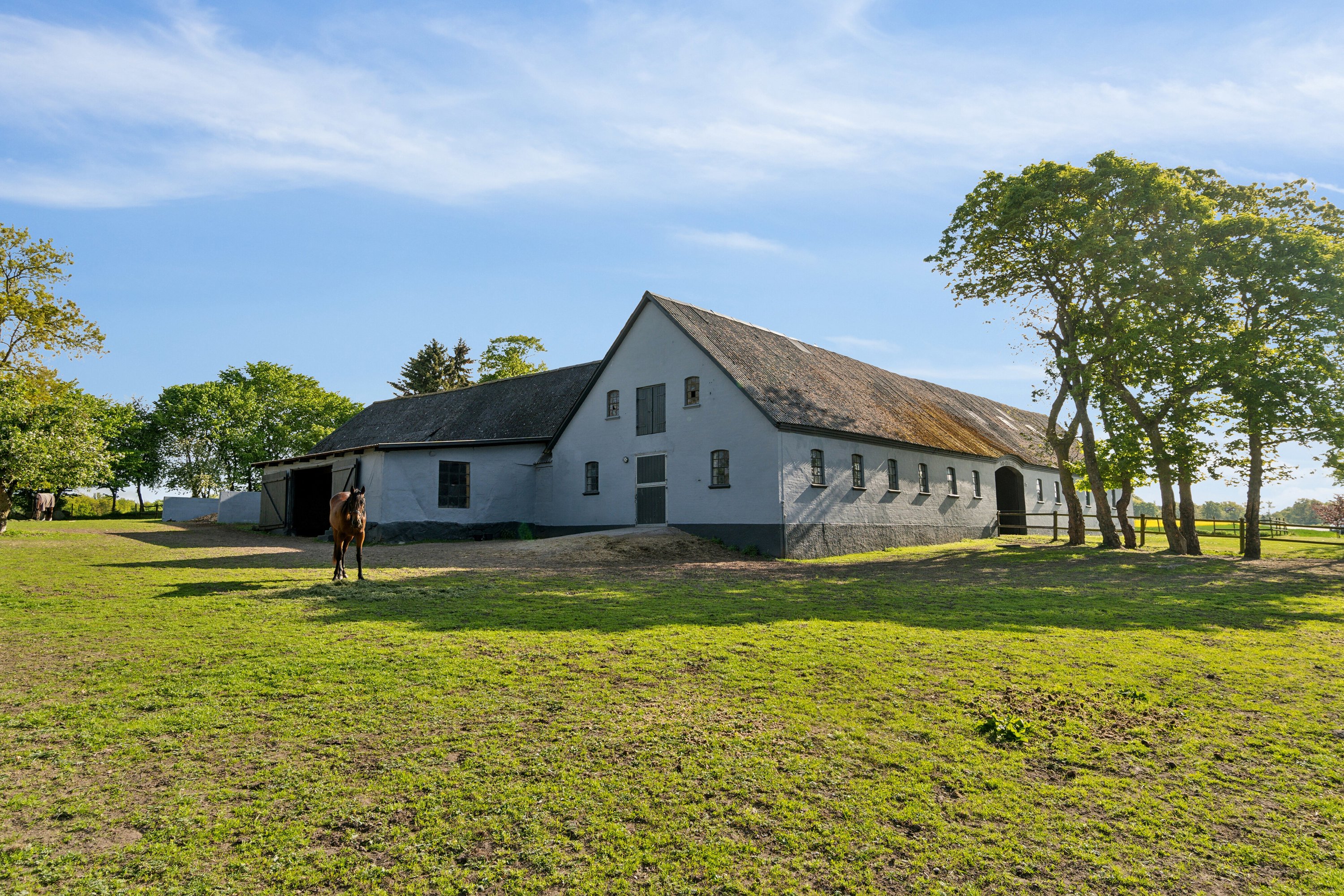Fremhævet set fra haven billede i fuldskærmstilstand. Billede af Nyrupvej 23, Nyrup, 4350 Ugerløse