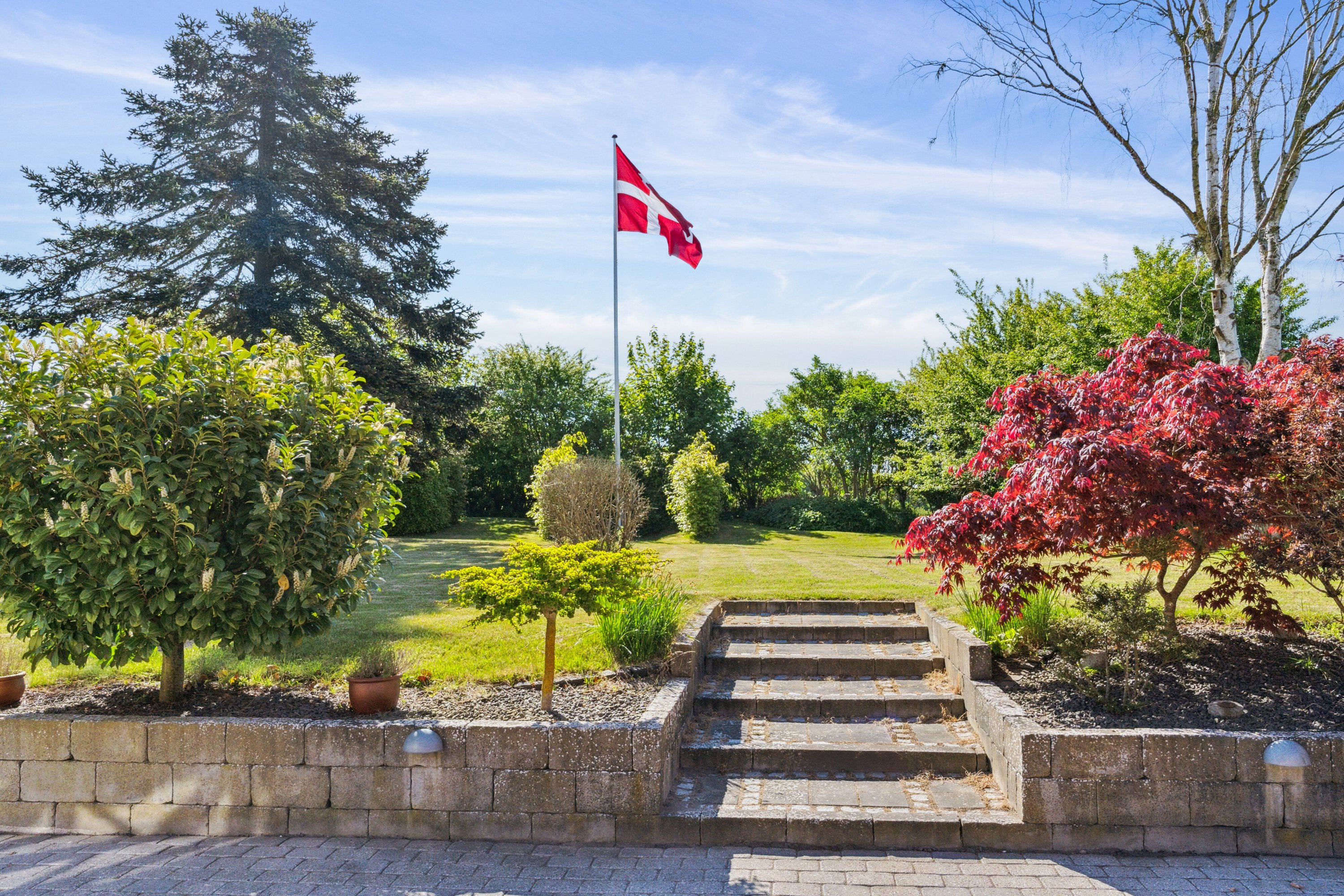 Fremhævet udendørs billede i fuldskærmstilstand. Billede af Hovvejen 29, 4772 Langebæk