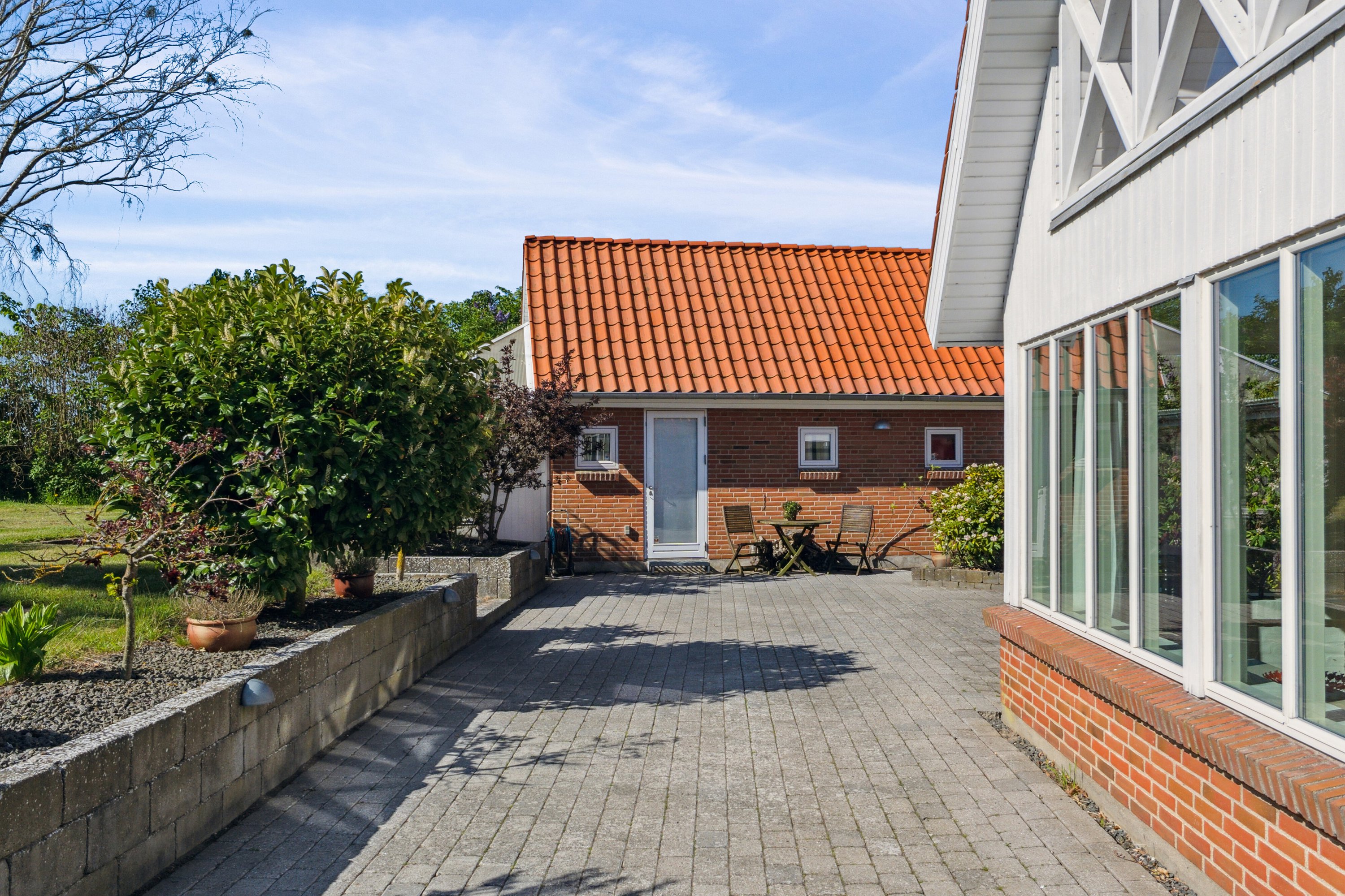 Fremhævet set fra vejen billede i fuldskærmstilstand. Billede af Hovvejen 29, 4772 Langebæk