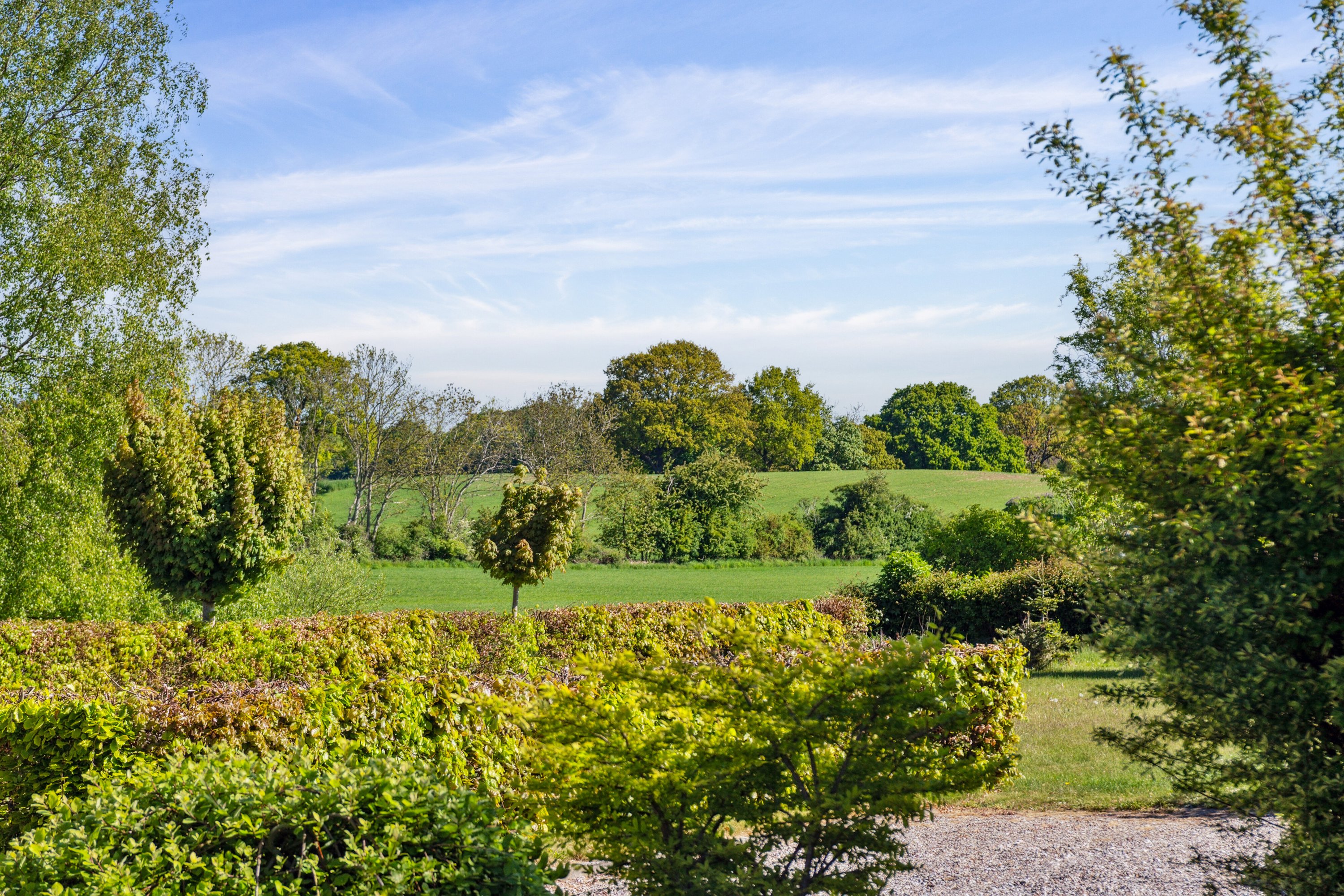 Fremhævet udendørs billede i fuldskærmstilstand. Billede af Hovvejen 29, 4772 Langebæk