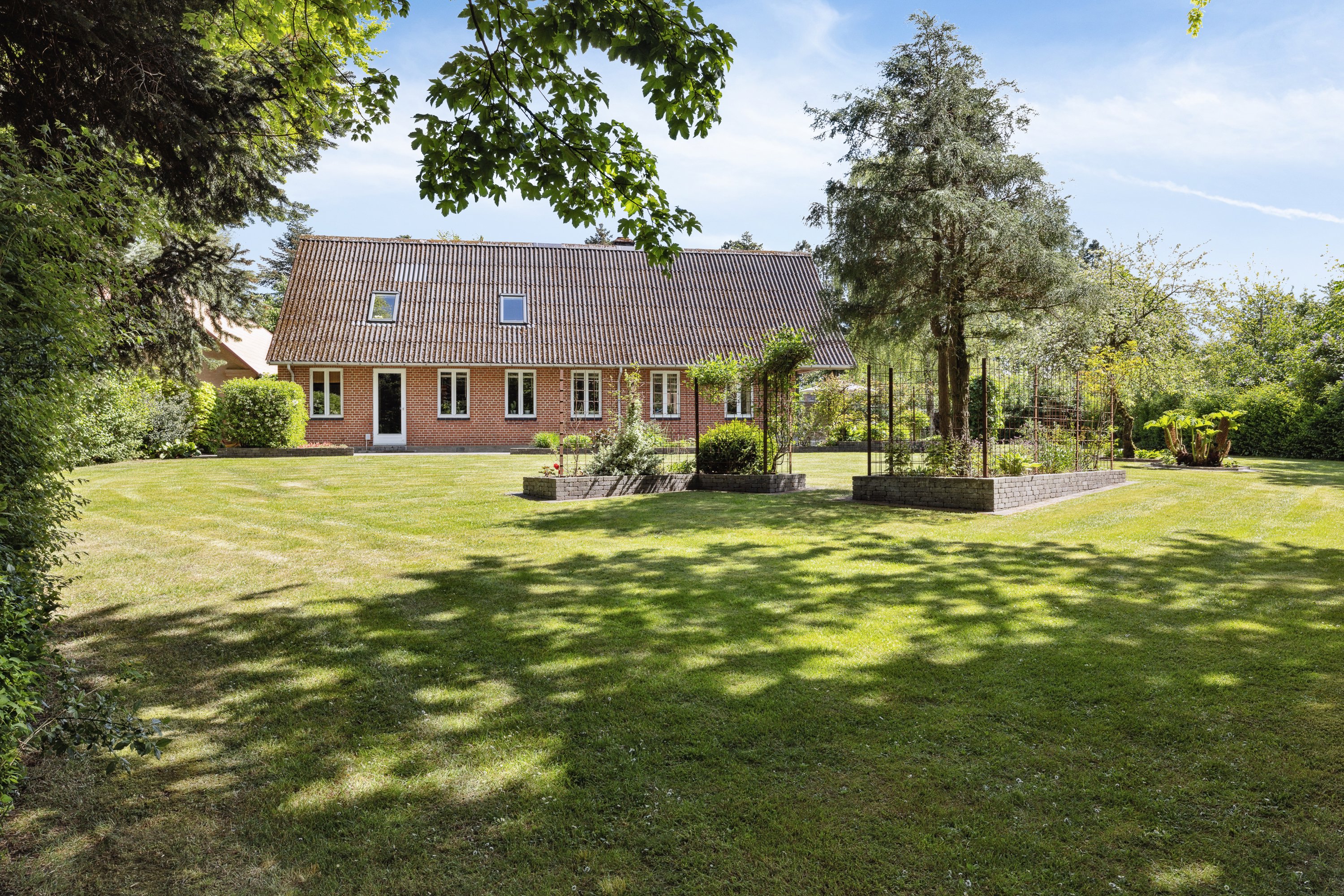 Fremhævet have billede i fuldskærmstilstand. Billede af Holstebrovej 203, Mønsted, 8800 Viborg