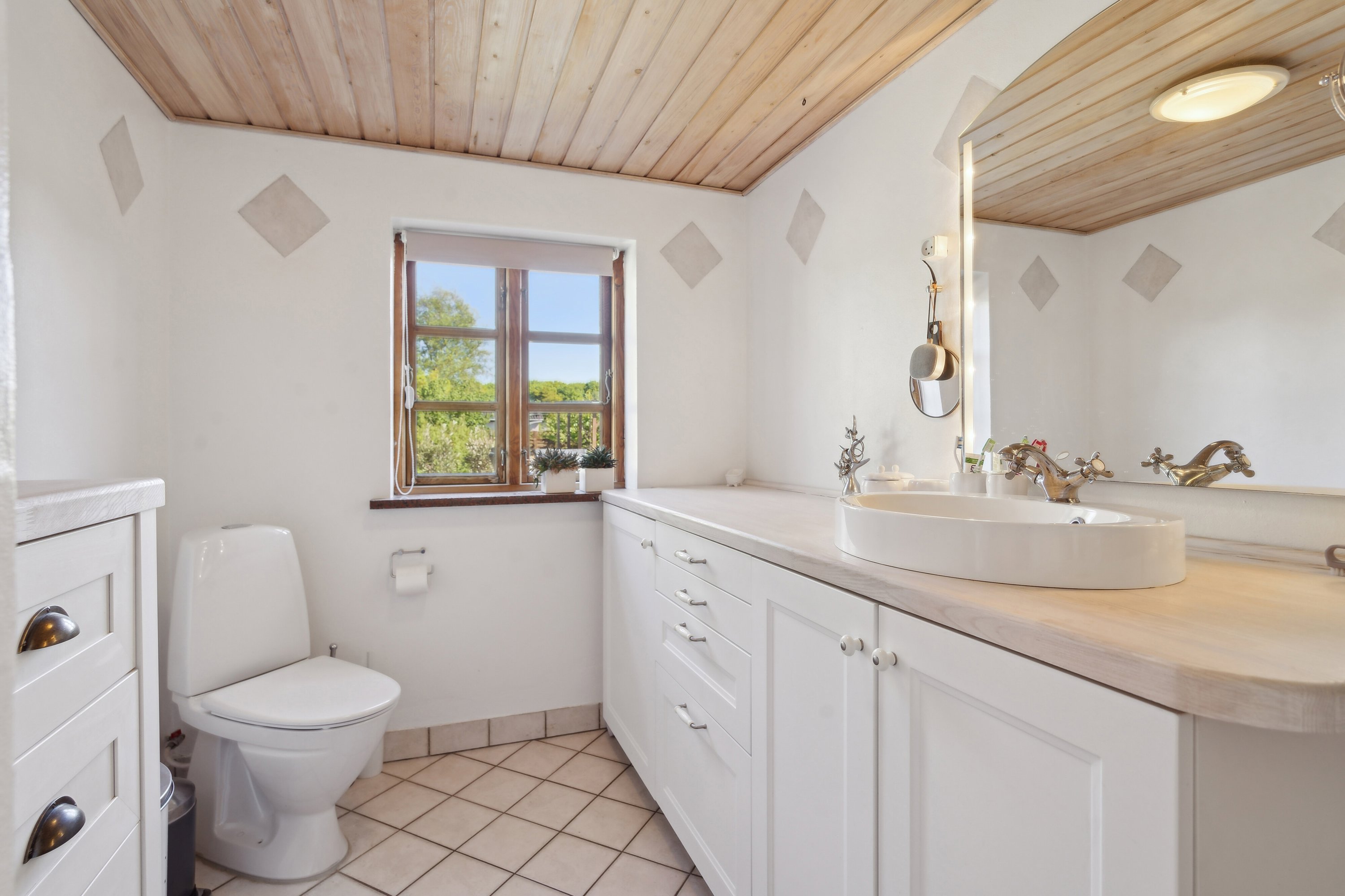 Fremhævet badeværelse billede i fuldskærmstilstand. Billede af Tværgade 19, 5400 Bogense