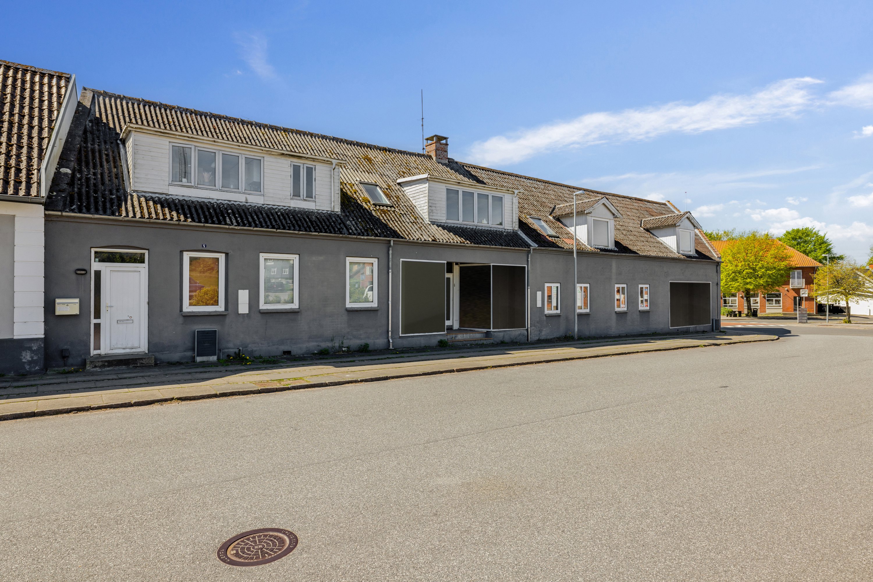 Miniaturebillede 1: . Billede af Storegade 2 + 4, 8950 Ørsted