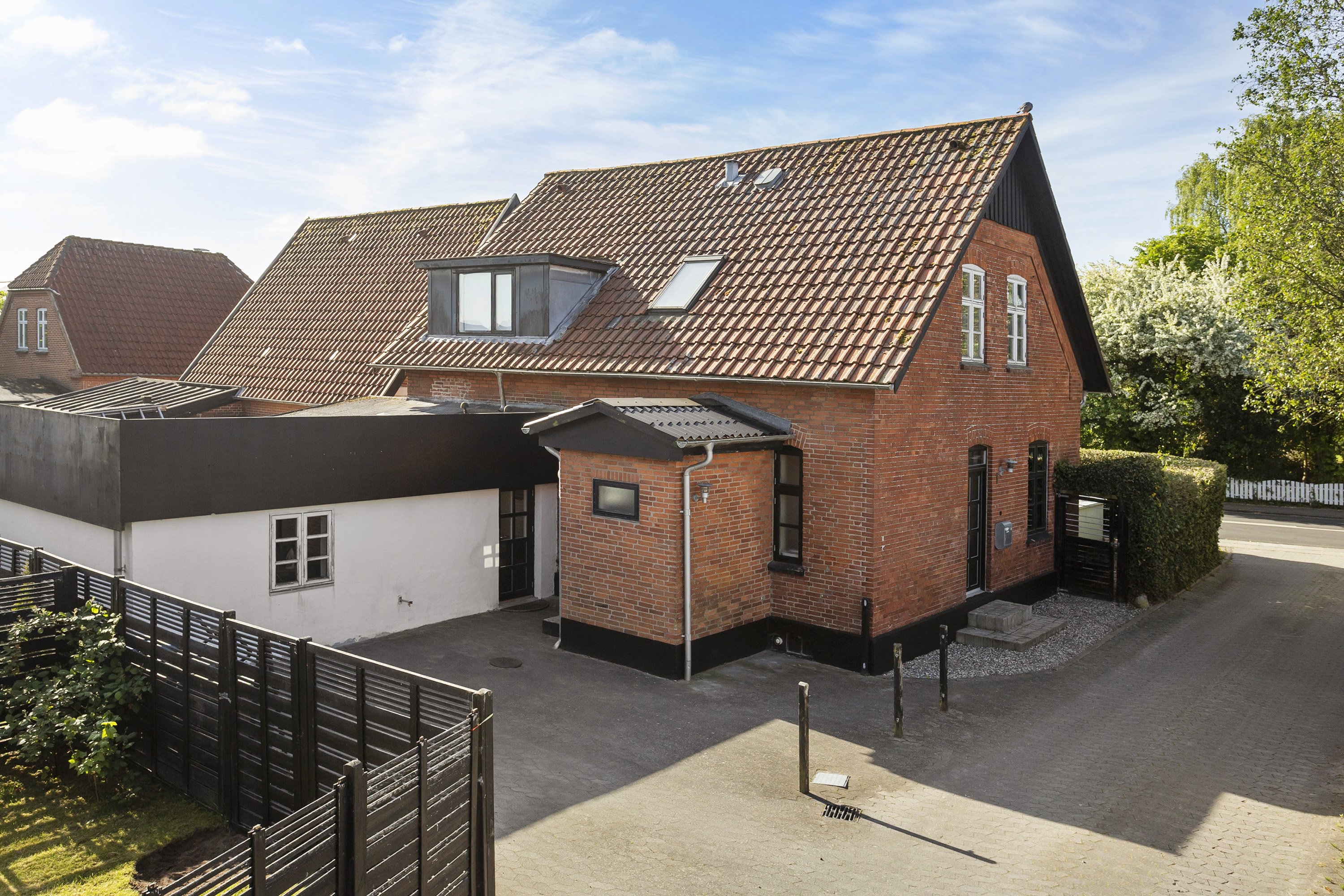 Miniaturebillede 1: ejendommen. Billede af Plantagevej 1, 6600 Vejen