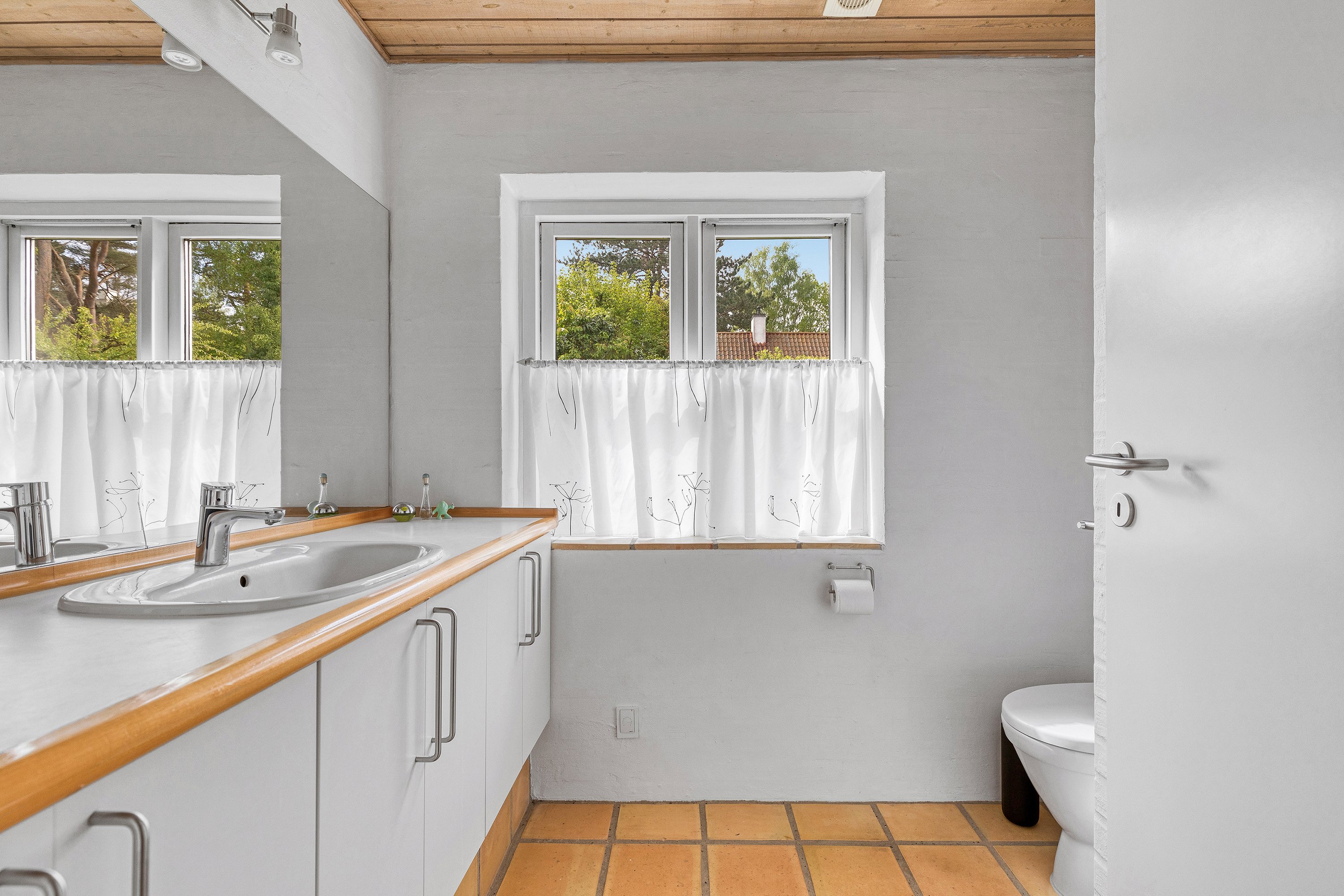 Fremhævet badeværelse billede i fuldskærmstilstand. Billede af Vibehusvej 4A, 3250 Gilleleje