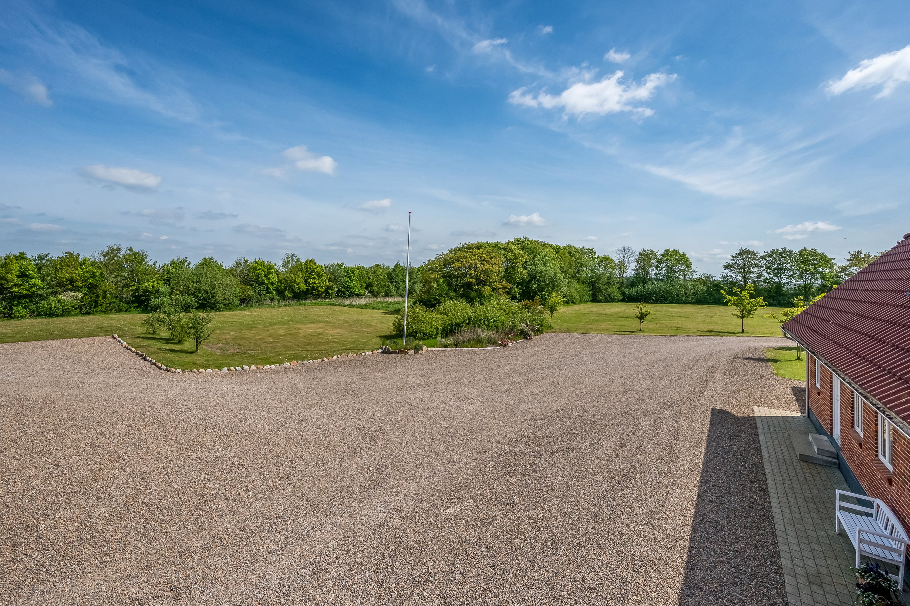 Fremhævet andet billede i fuldskærmstilstand. Billede af Kærhusvej 19, Vanting, 6971 Spjald