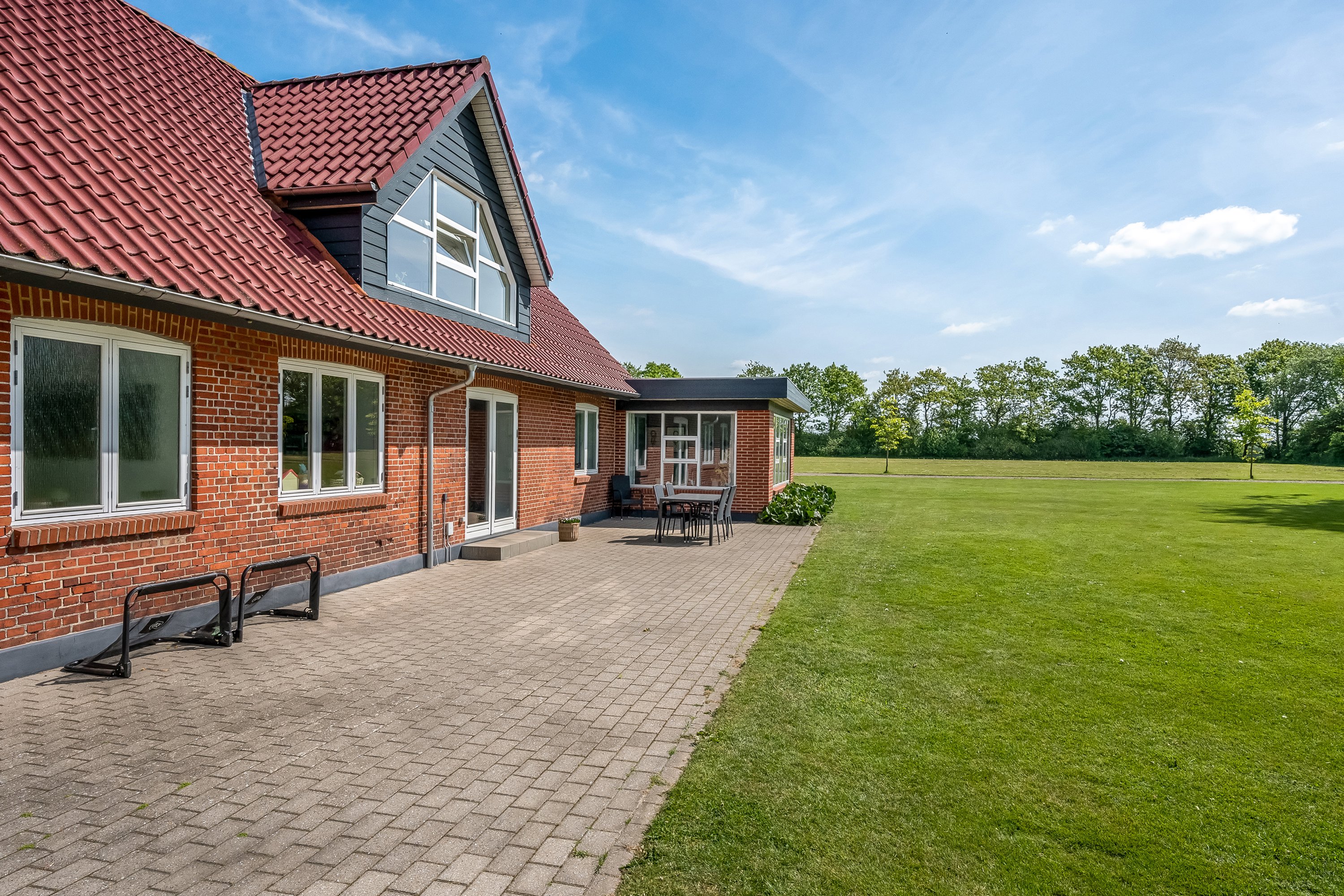 Fremhævet have billede i fuldskærmstilstand. Billede af Kærhusvej 19, Vanting, 6971 Spjald