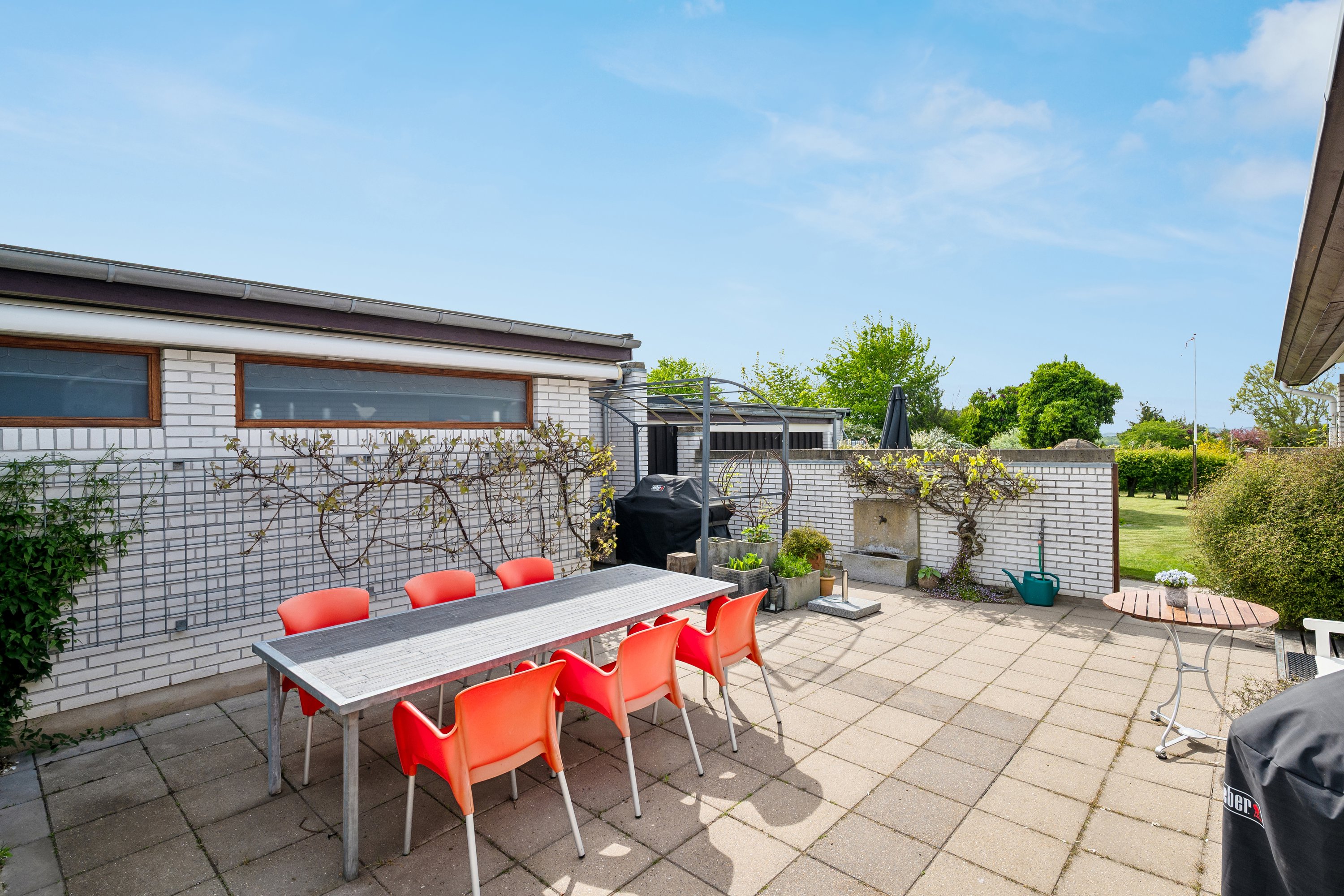Fremhævet terrasse billede i fuldskærmstilstand. Billede af Irisvej 2, 8400 Ebeltoft
