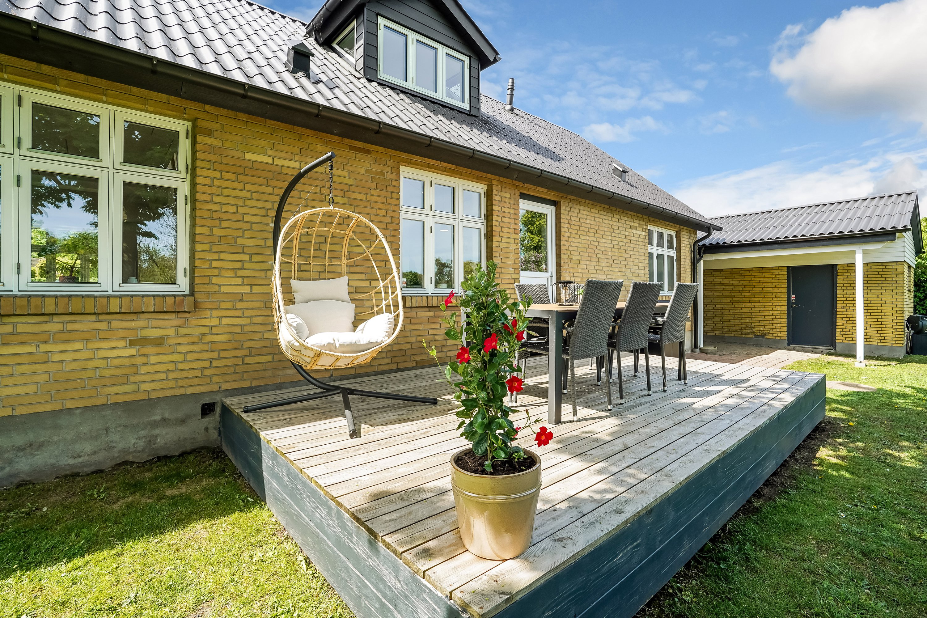 Fremhævet terrasse billede i fuldskærmstilstand. Billede af Kalhavevej 63, Kalhave, 7171 Uldum