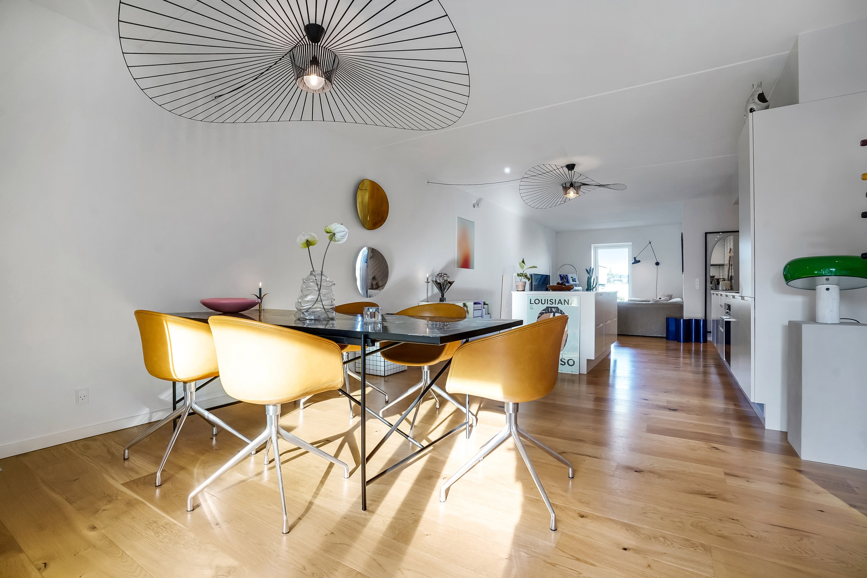 Fremhævet køkken billede i fuldskærmstilstand. Billede af Carl Nielsens Kvarter 39, 2. tv., 5000 Odense C