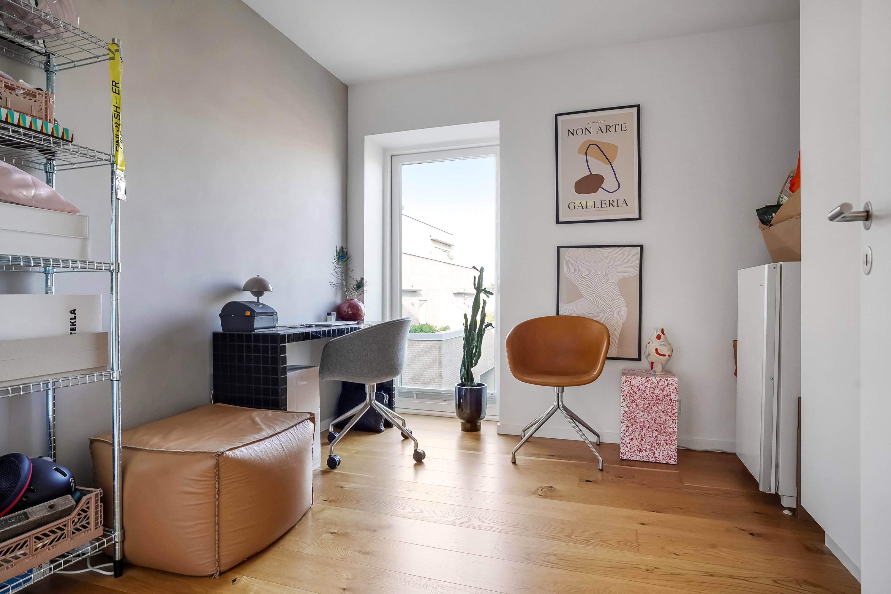 Fremhævet værelse billede i fuldskærmstilstand. Billede af Carl Nielsens Kvarter 39, 2. tv., 5000 Odense C