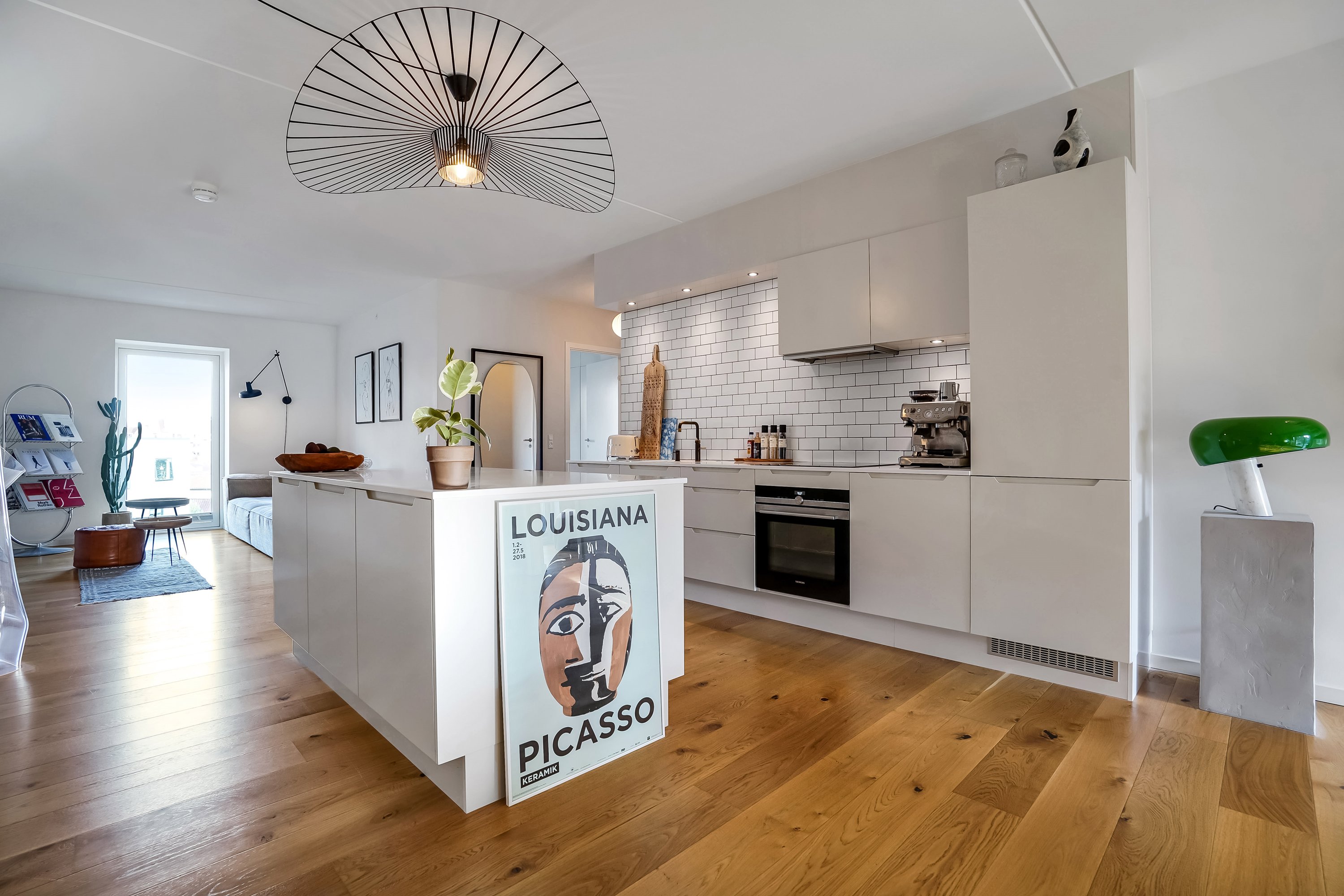 Fremhævet køkken billede i fuldskærmstilstand. Billede af Carl Nielsens Kvarter 39, 2. tv., 5000 Odense C