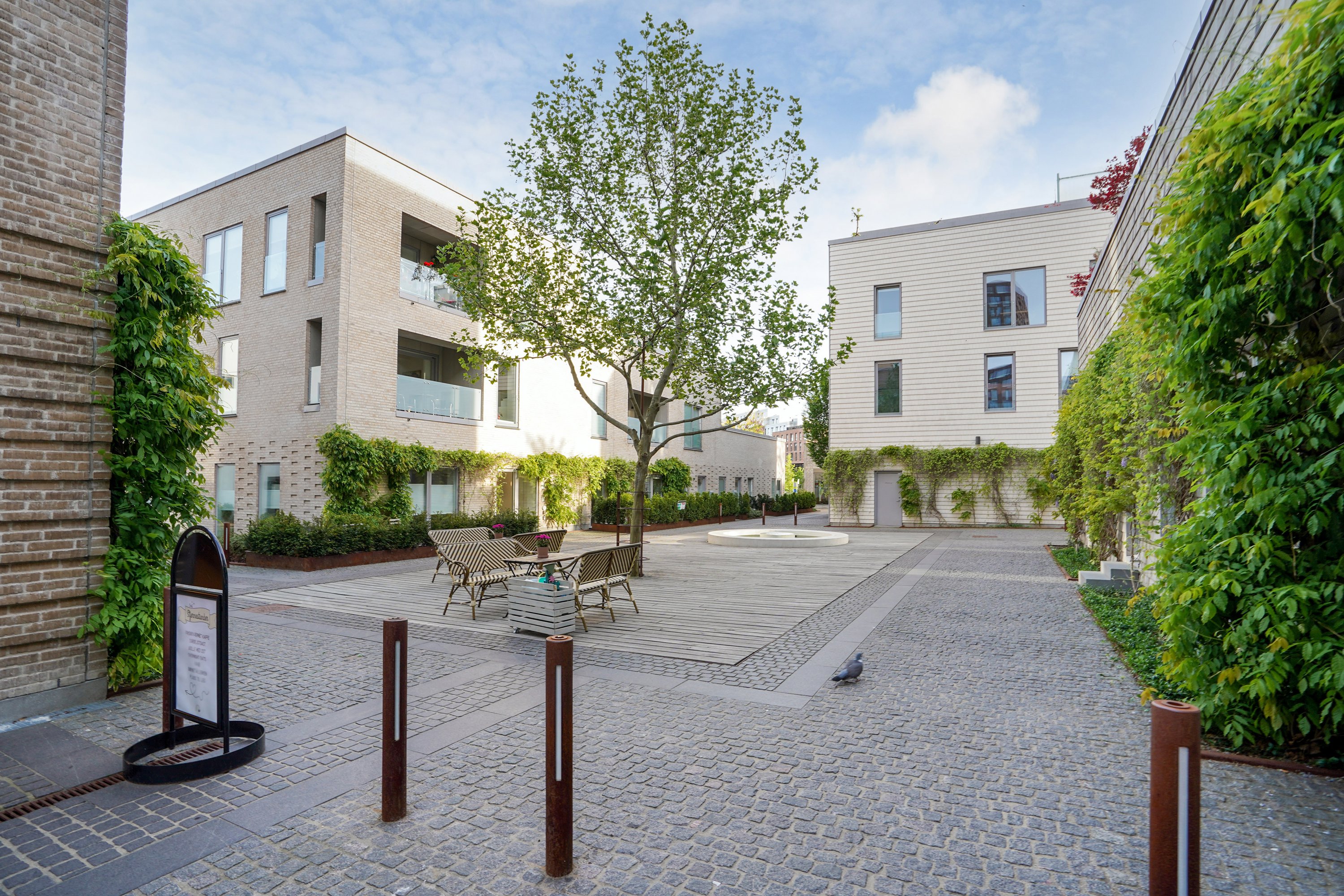 Miniaturebillede 2: ejendommen. Billede af Carl Nielsens Kvarter 39, 2. tv., 5000 Odense C