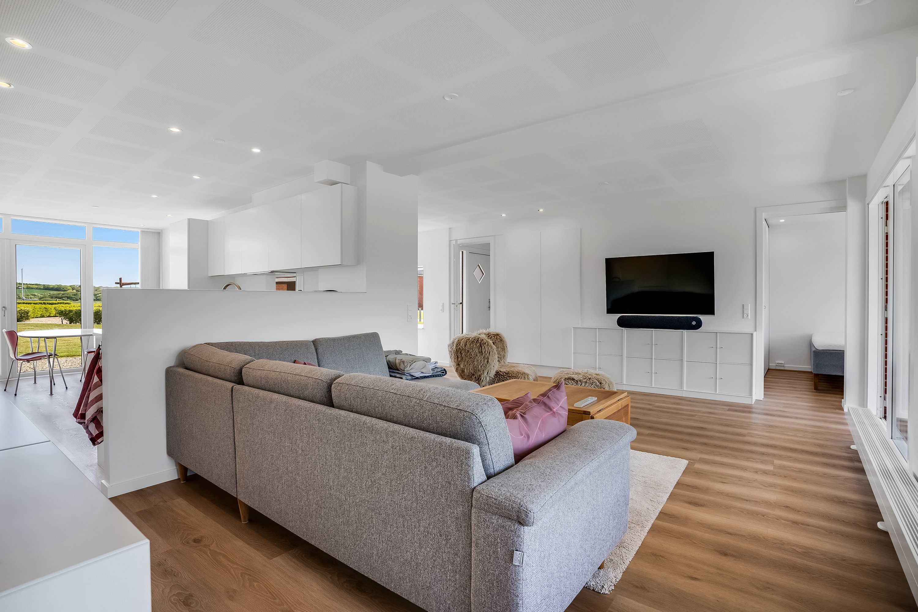 Fremhævet stue billede i fuldskærmstilstand. Billede af Vinkelhagevej 91, Heldum, 7620 Lemvig