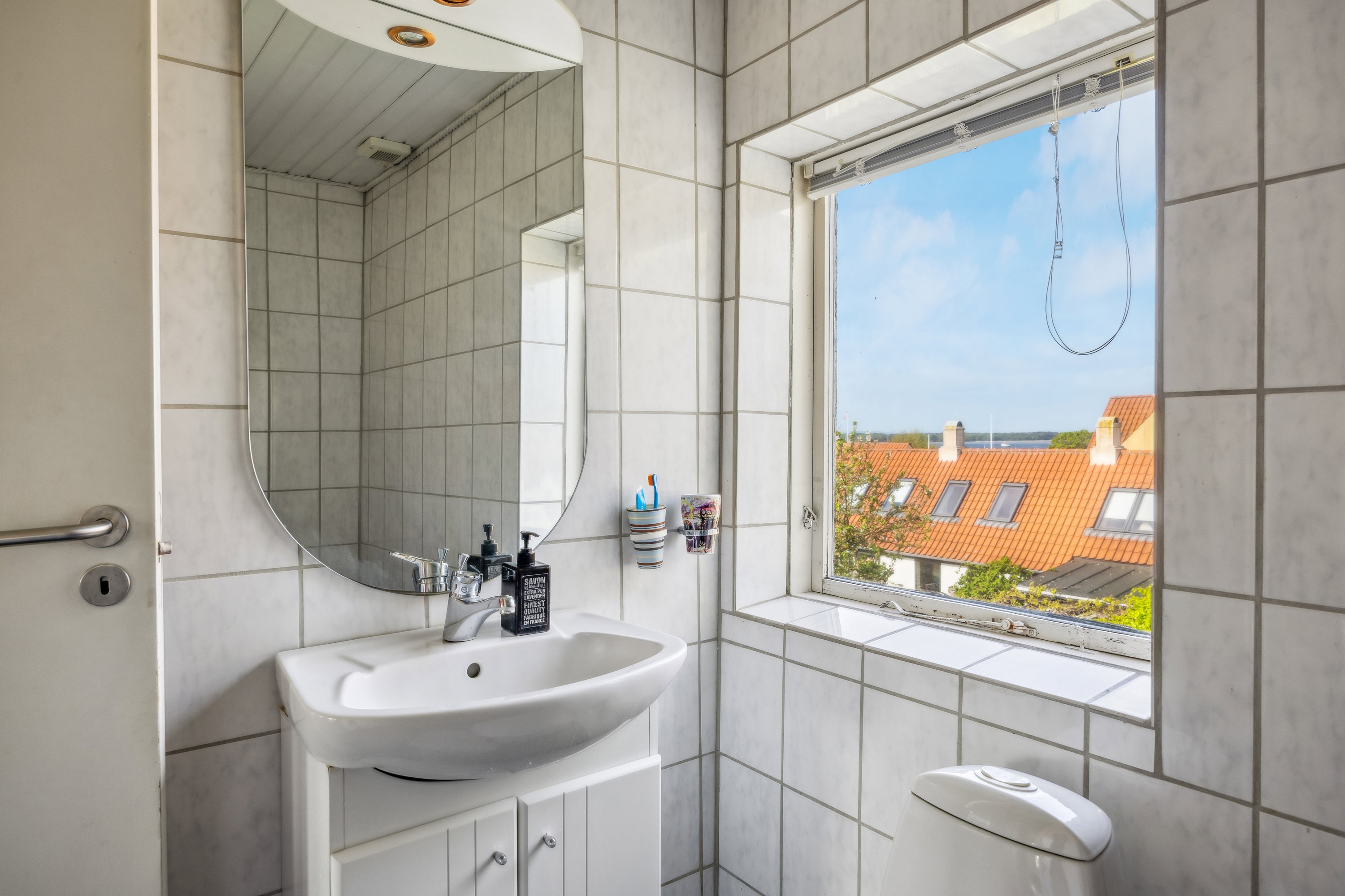 Fremhævet badeværelse billede i fuldskærmstilstand. Billede af Kirkegårdsvej 8, 1., 8400 Ebeltoft