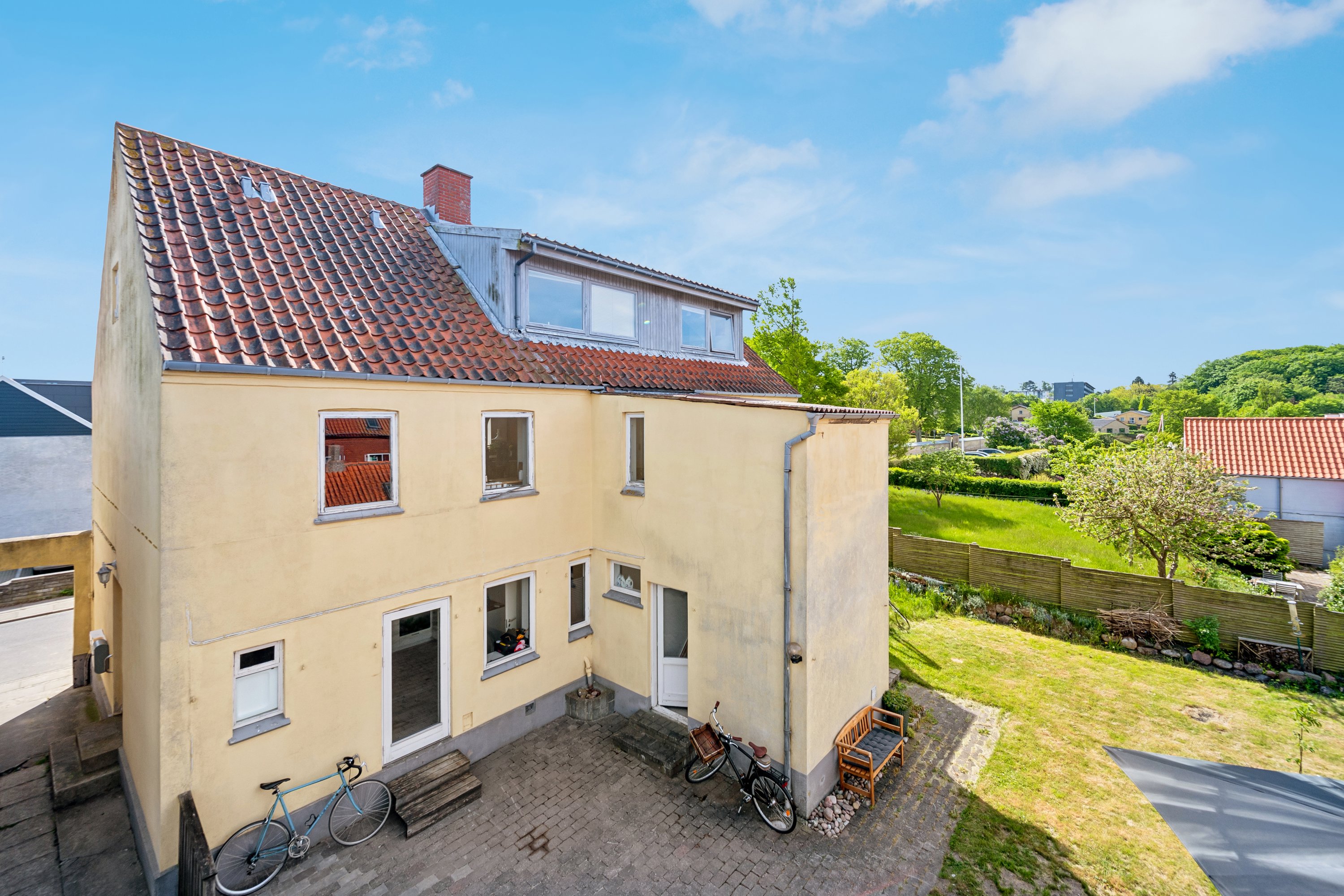 Fremhævet ejendom 1 billede i fuldskærmstilstand. Billede af Kirkegårdsvej 8, 1., 8400 Ebeltoft