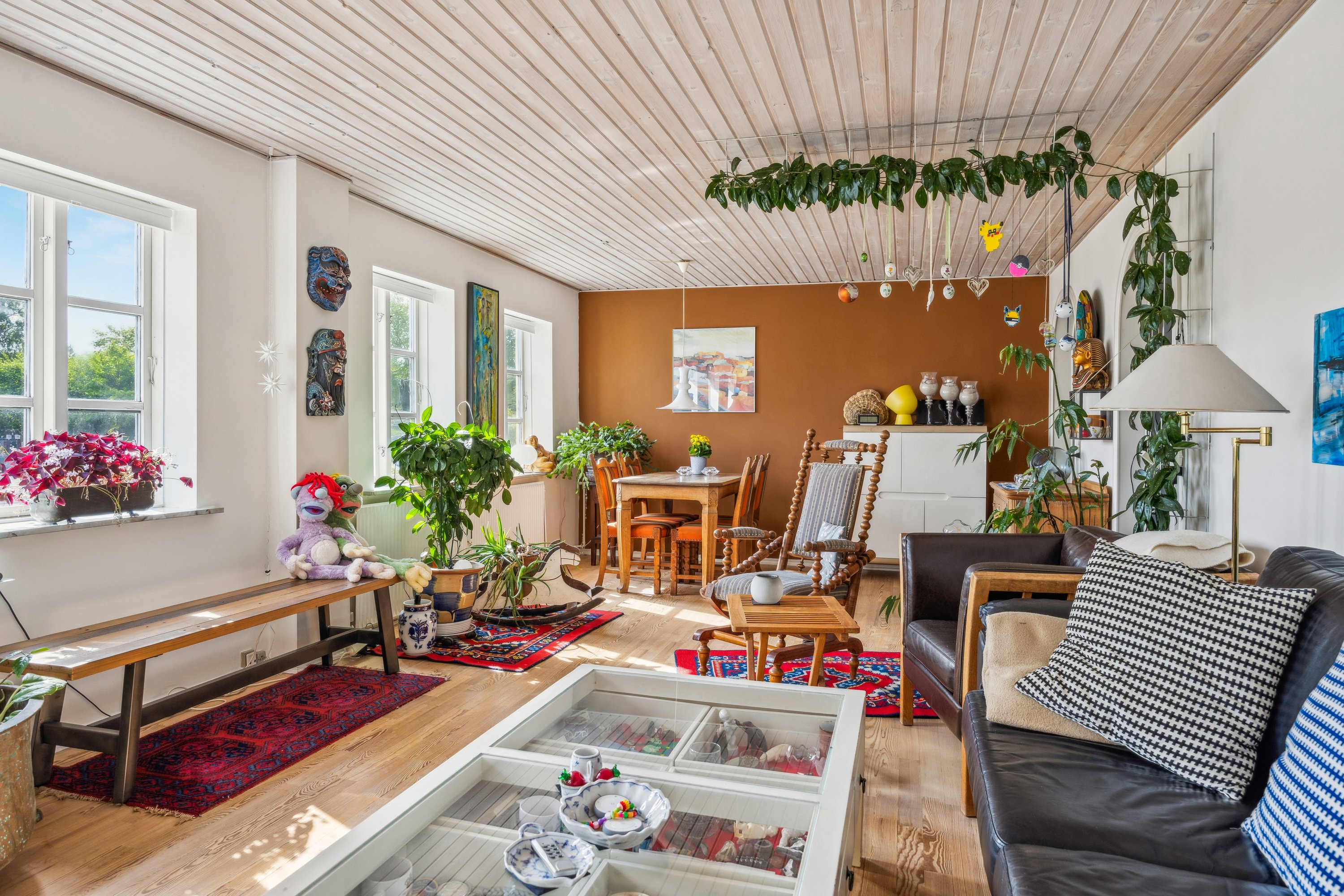 Fremhævet stue billede i fuldskærmstilstand. Billede af Kirkegårdsvej 8, 1., 8400 Ebeltoft