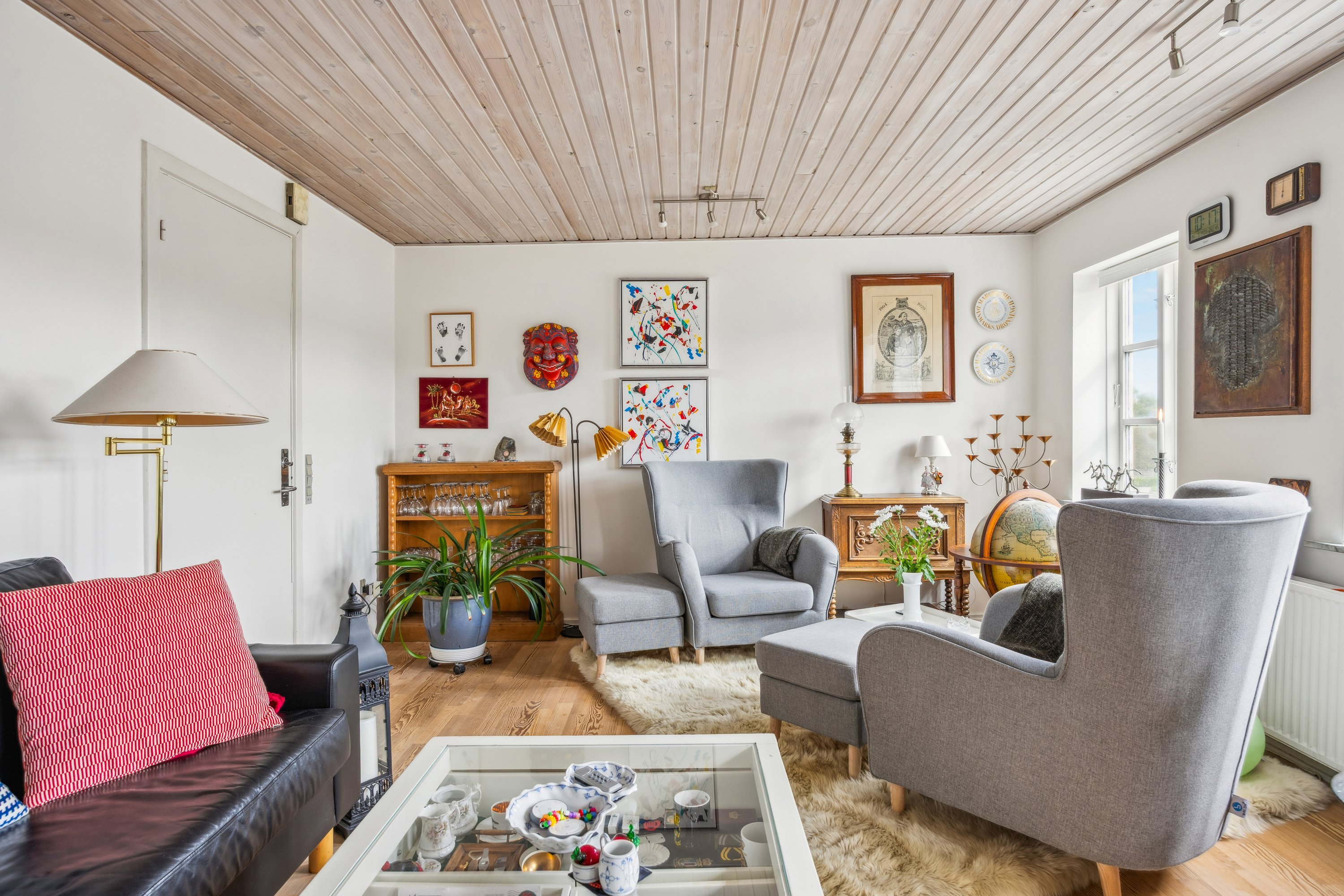 Fremhævet stue billede i fuldskærmstilstand. Billede af Kirkegårdsvej 8, 1., 8400 Ebeltoft