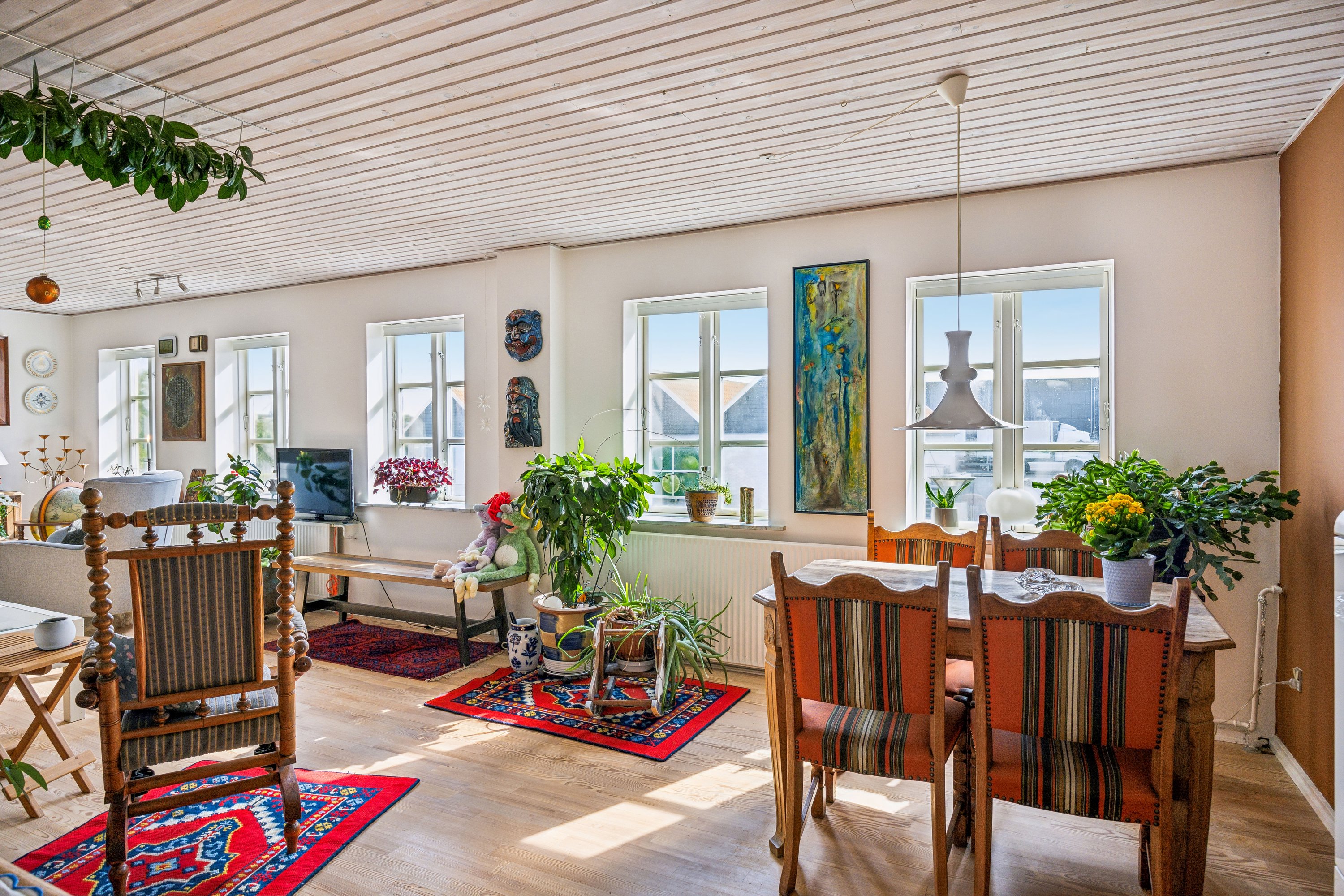 Fremhævet stue billede i fuldskærmstilstand. Billede af Kirkegårdsvej 8, 1., 8400 Ebeltoft