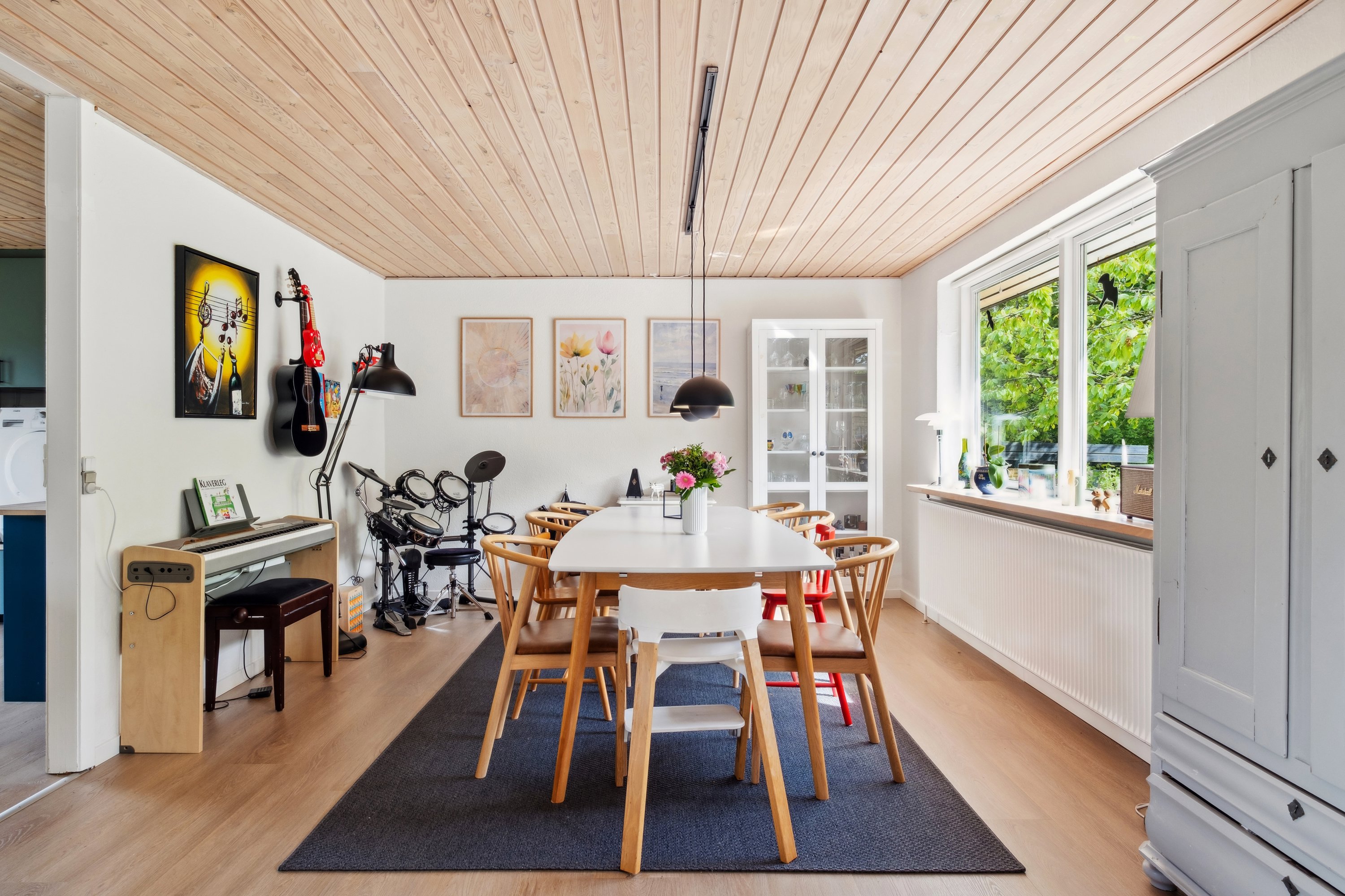 Fremhævet stue billede i fuldskærmstilstand. Billede af Tranumparken 20, 9220 Aalborg Øst