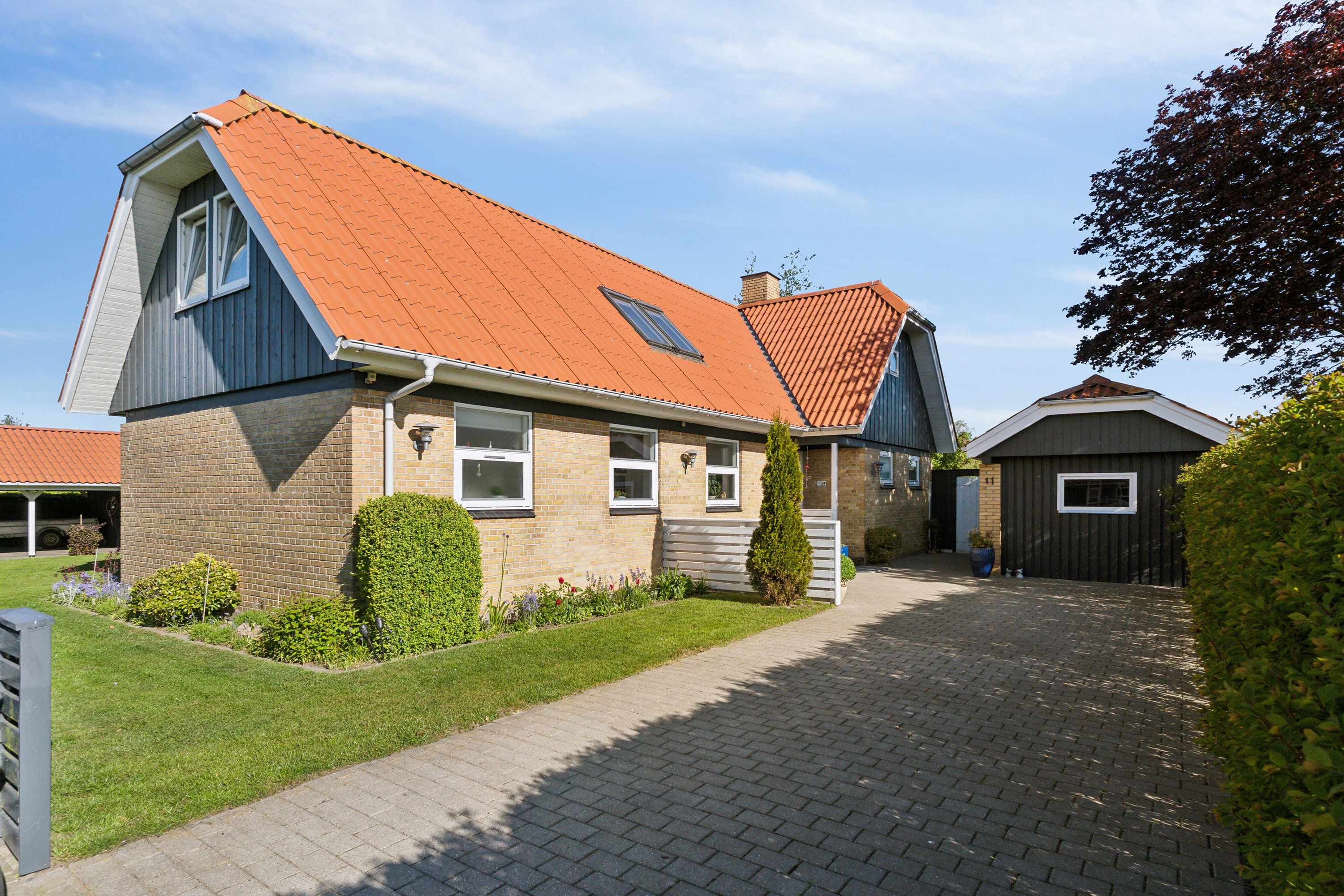 Fremhævet set fra vejen billede i fuldskærmstilstand. Billede af Vænget 11, Lørslev, 9800 Hjørring