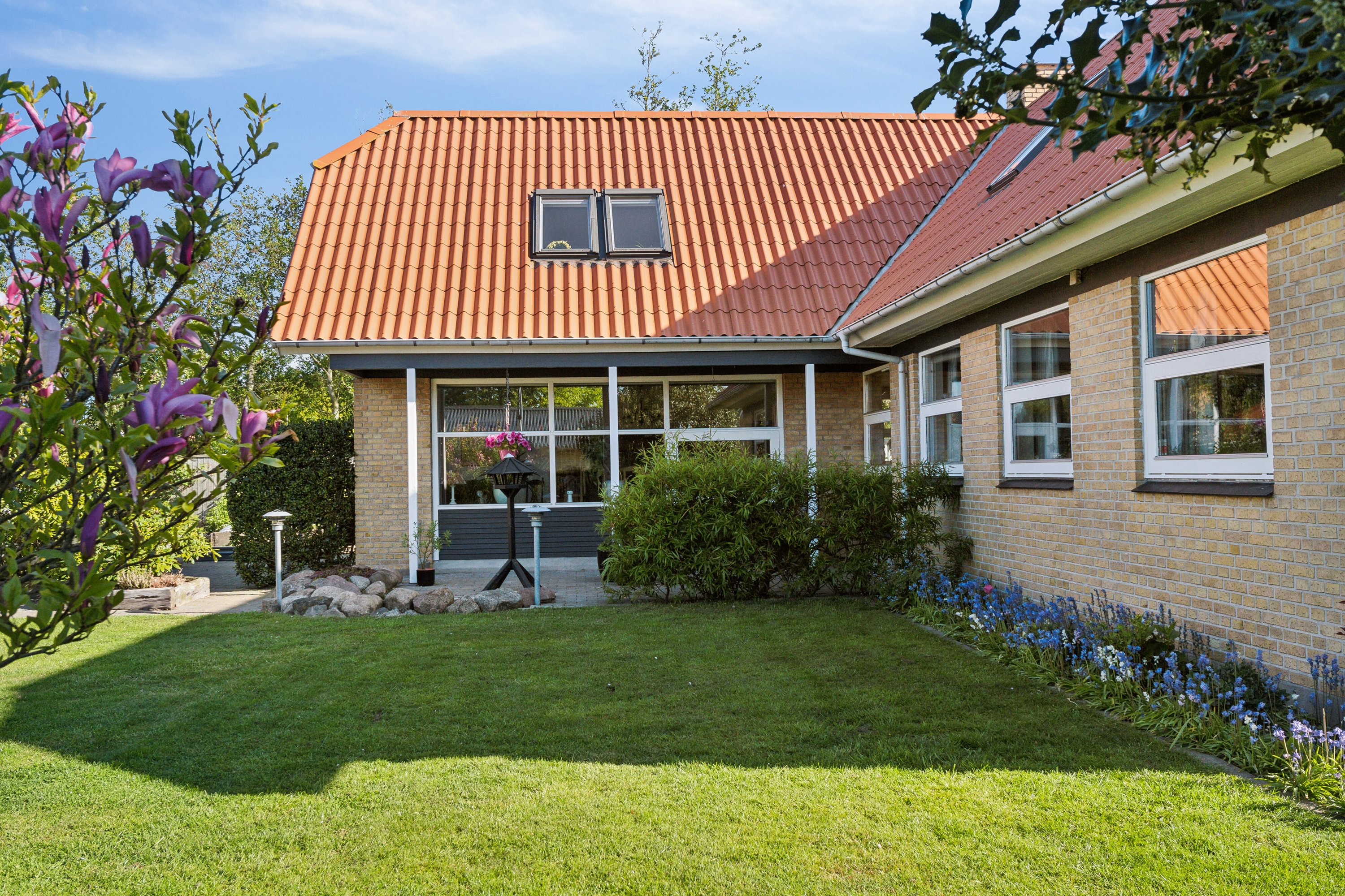 Fremhævet set fra haven billede i fuldskærmstilstand. Billede af Vænget 11, Lørslev, 9800 Hjørring