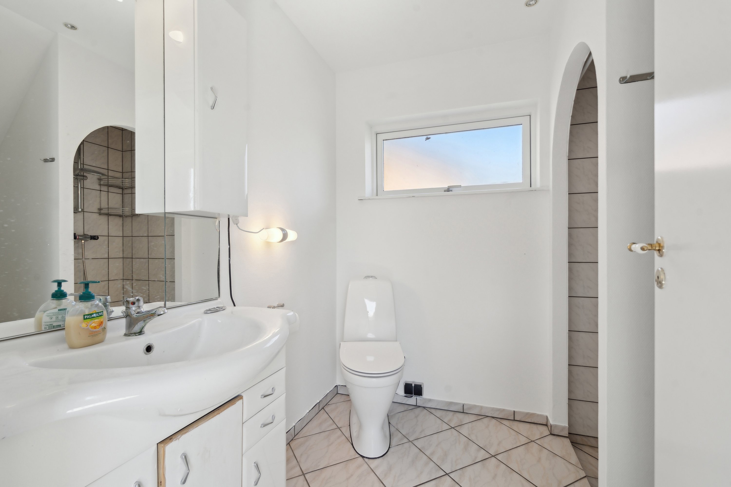 Fremhævet badeværelse billede i fuldskærmstilstand. Billede af Mindelundsvej 10, Seden, 5240 Odense NØ