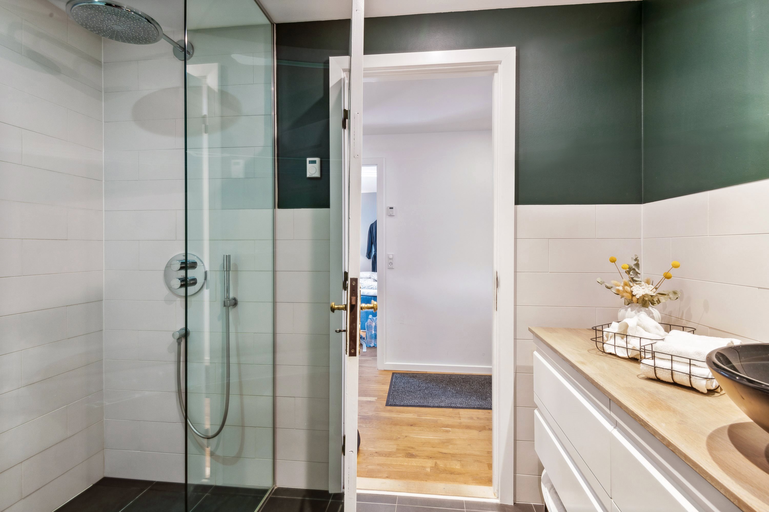 Fremhævet badeværelse billede i fuldskærmstilstand. Billede af Hjelmerstald 37, 1., 9000 Aalborg