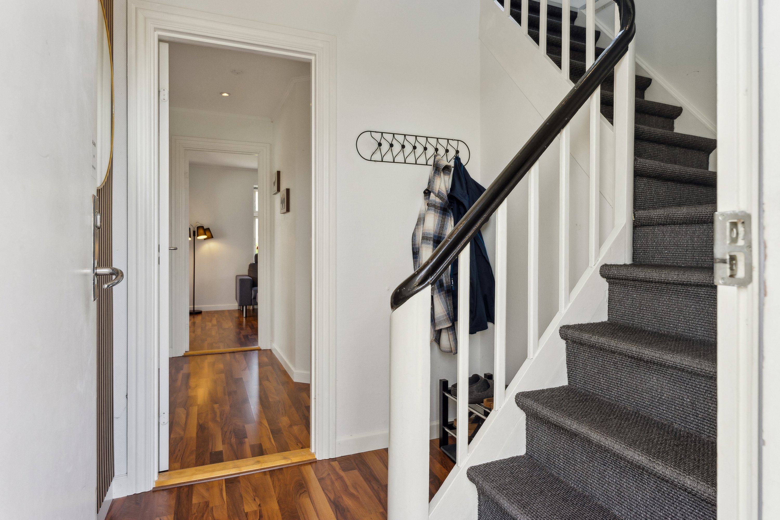 Fremhævet trappe billede i fuldskærmstilstand. Billede af Mosevej 2, 8850 Bjerringbro