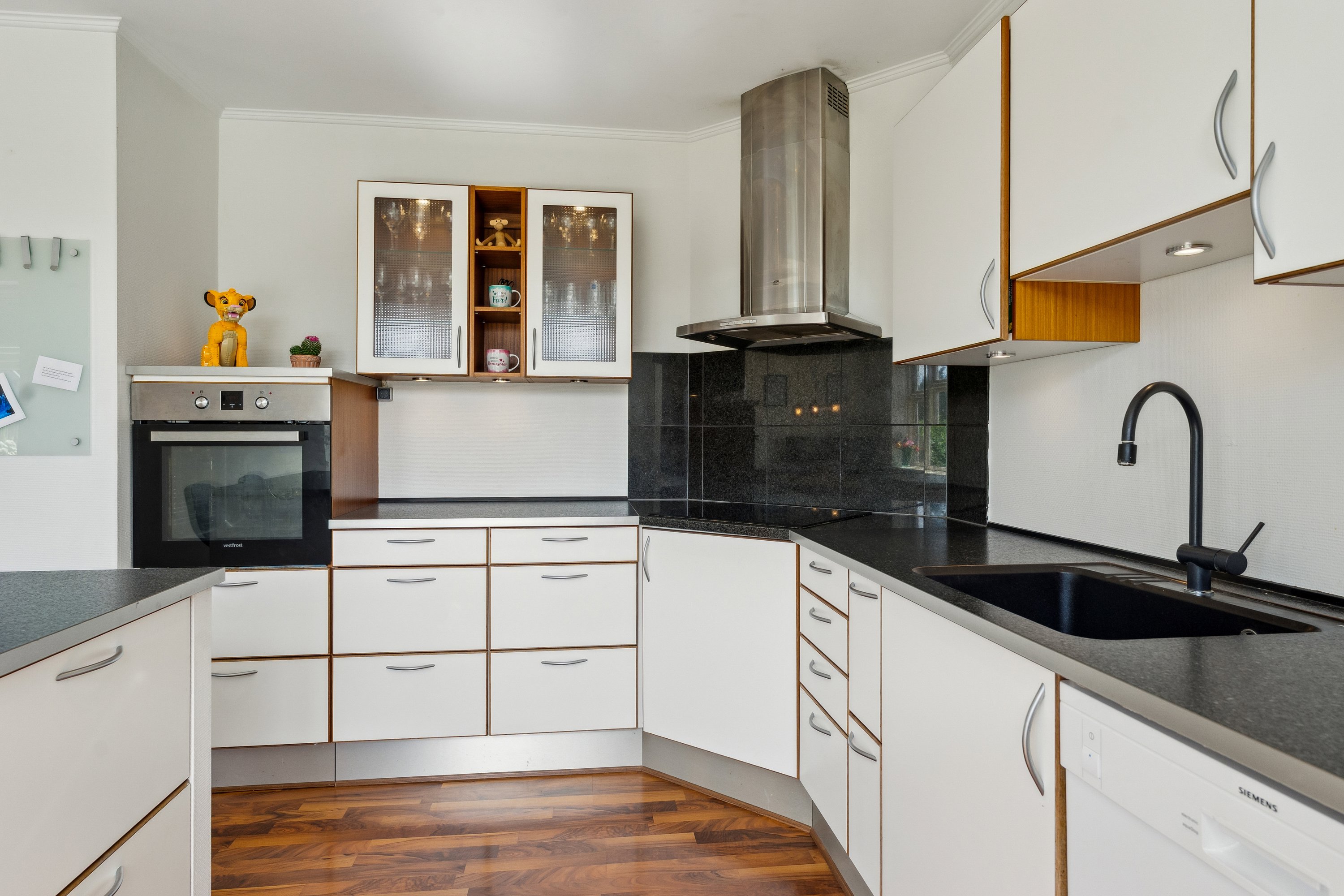 Fremhævet køkken billede i fuldskærmstilstand. Billede af Mosevej 2, 8850 Bjerringbro