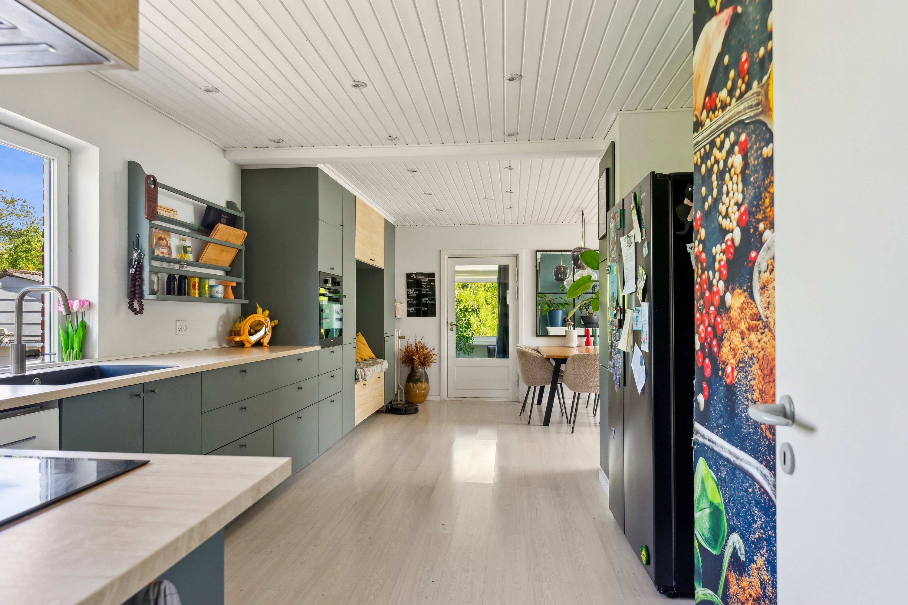 Fremhævet køkken billede i fuldskærmstilstand. Billede af Kirkevænget 8, 8860 Ulstrup