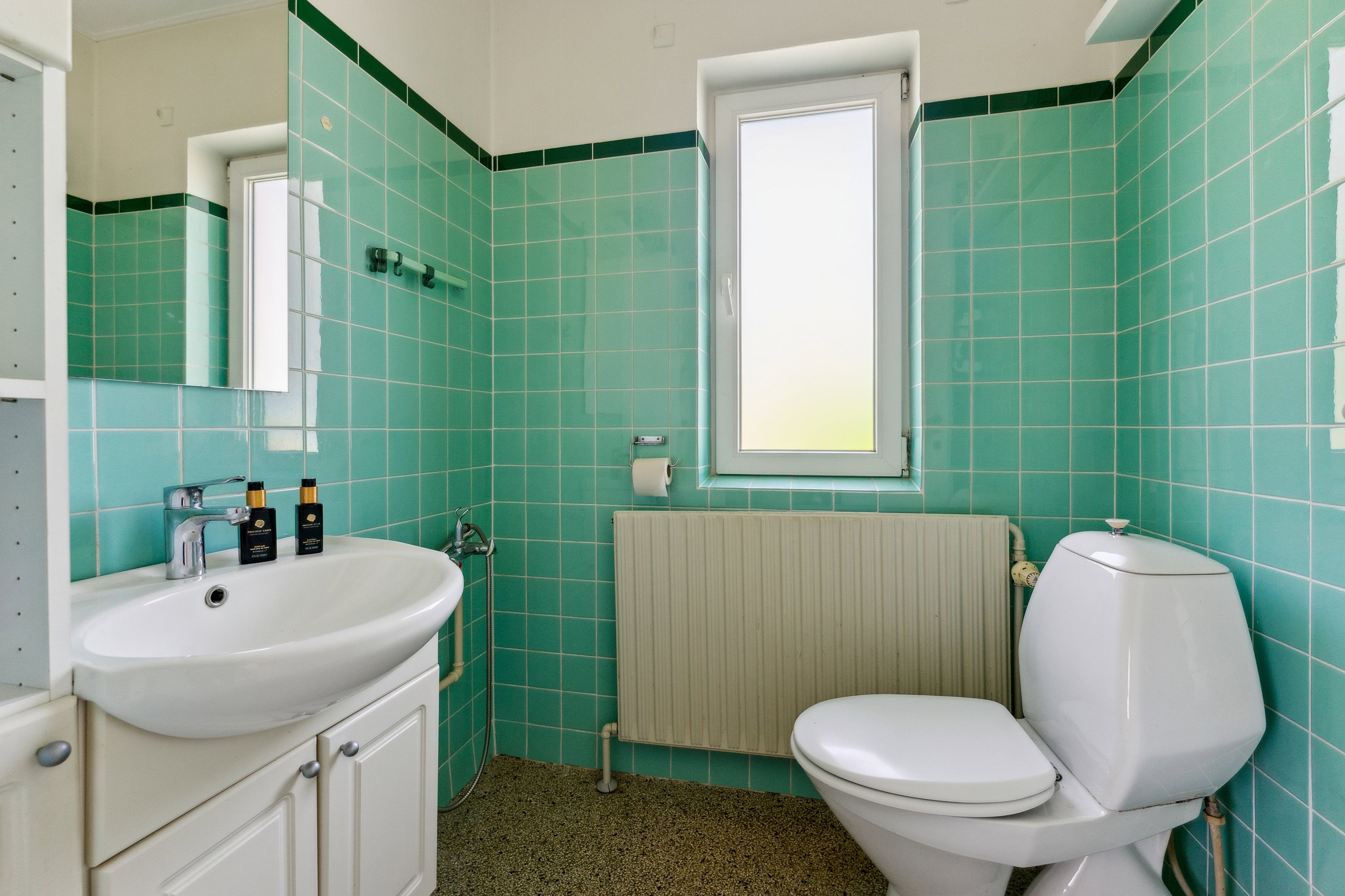 Fremhævet badeværelse billede i fuldskærmstilstand. Billede af Kirkevænget 8, 8860 Ulstrup