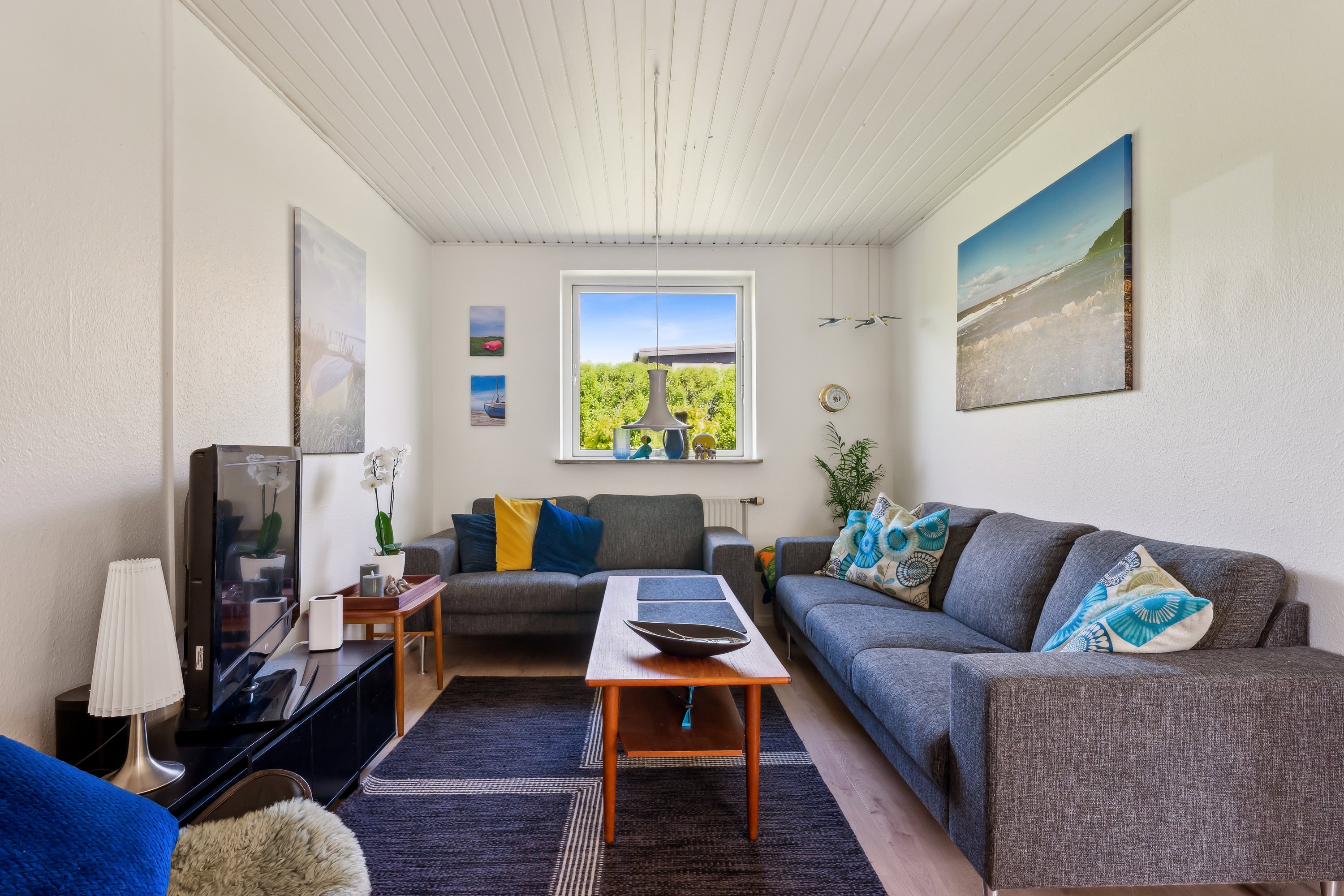 Fremhævet stue billede i fuldskærmstilstand. Billede af Østervænget 56, 8840 Rødkærsbro