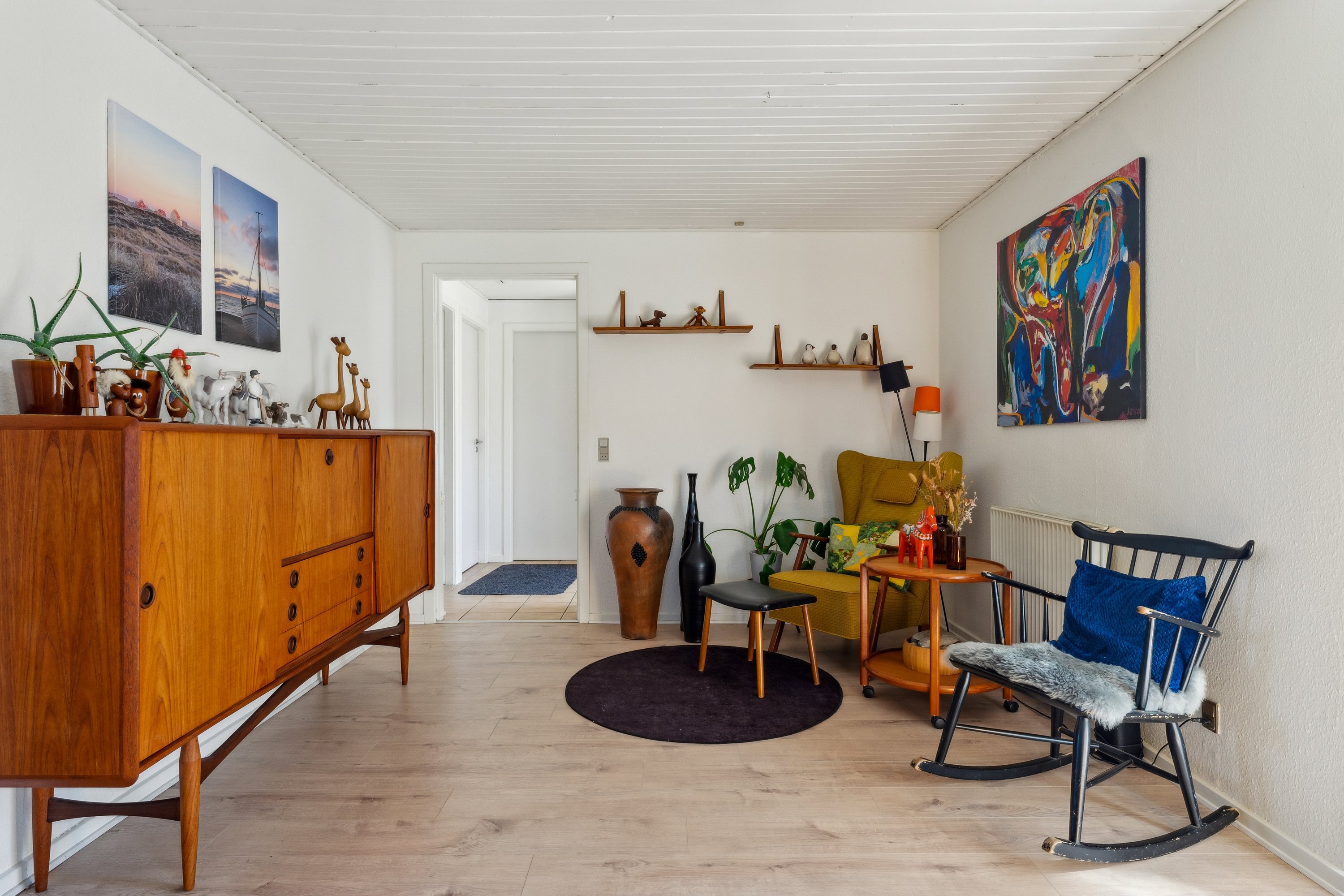 Fremhævet stue billede i fuldskærmstilstand. Billede af Østervænget 56, 8840 Rødkærsbro