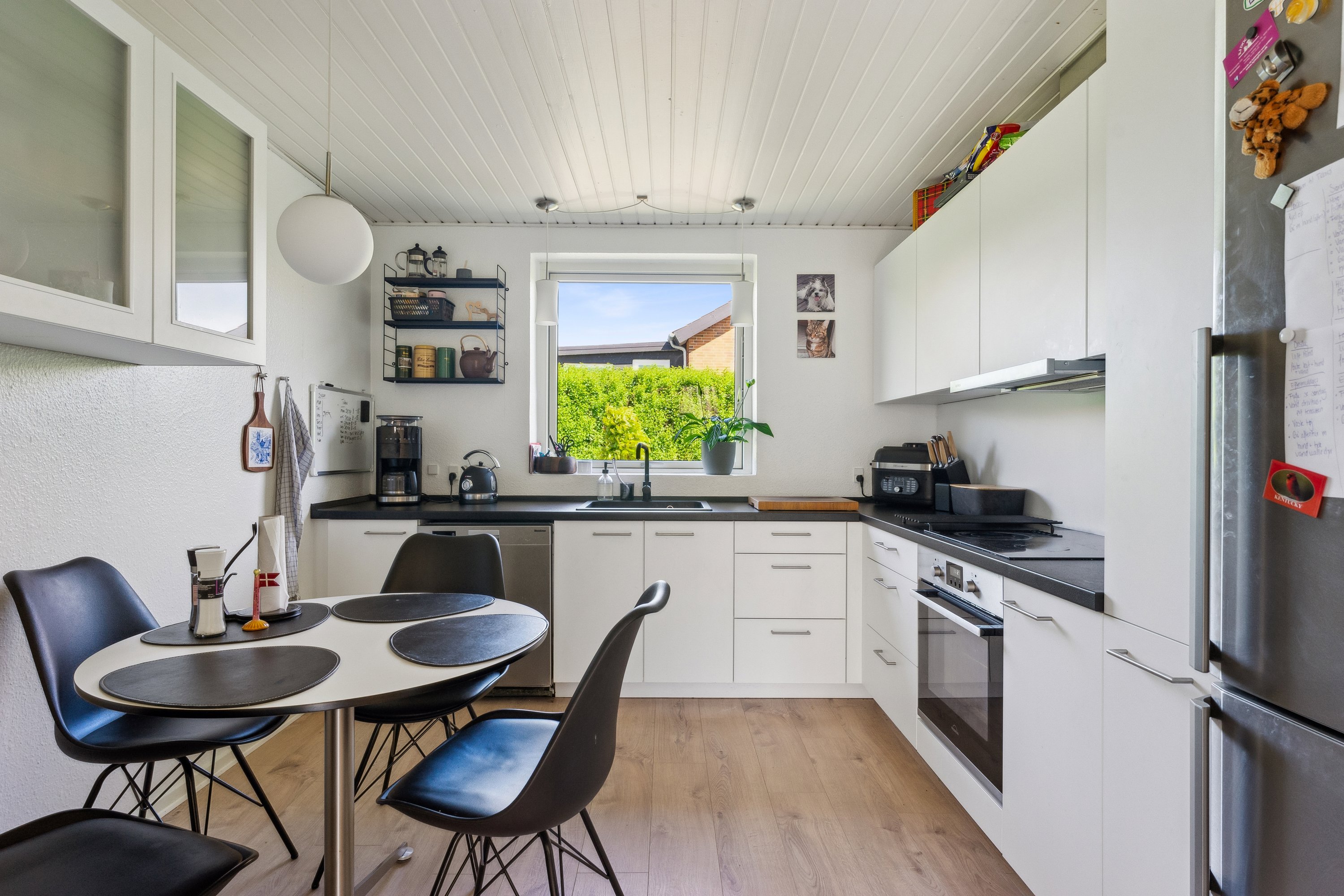 Fremhævet køkken billede i fuldskærmstilstand. Billede af Østervænget 56, 8840 Rødkærsbro