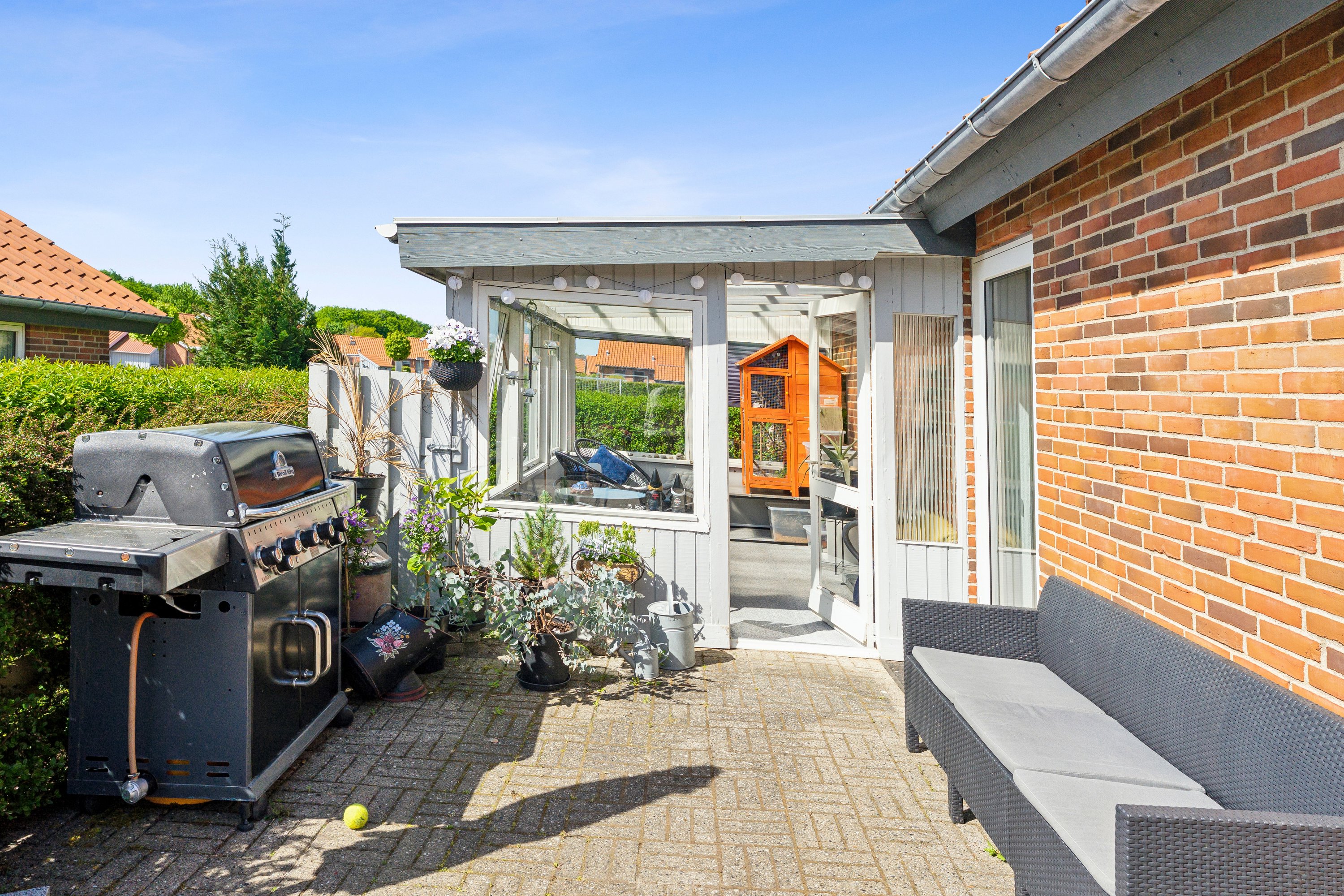 Fremhævet terrasse billede i fuldskærmstilstand. Billede af Østervænget 56, 8840 Rødkærsbro