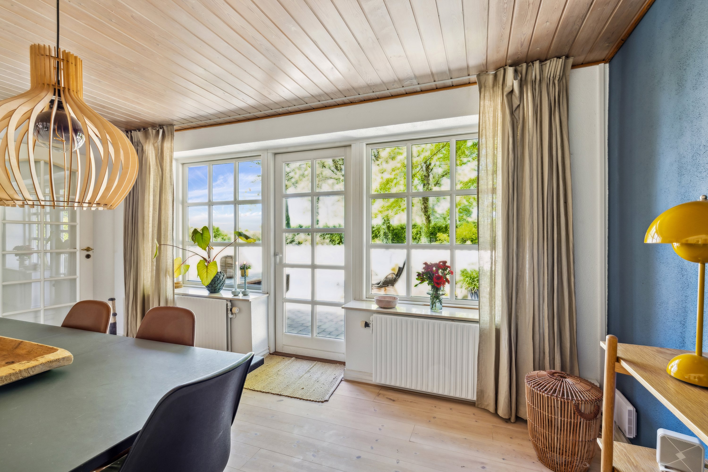 Fremhævet stue billede i fuldskærmstilstand. Billede af Ramskovvej 3, 8500 Grenaa