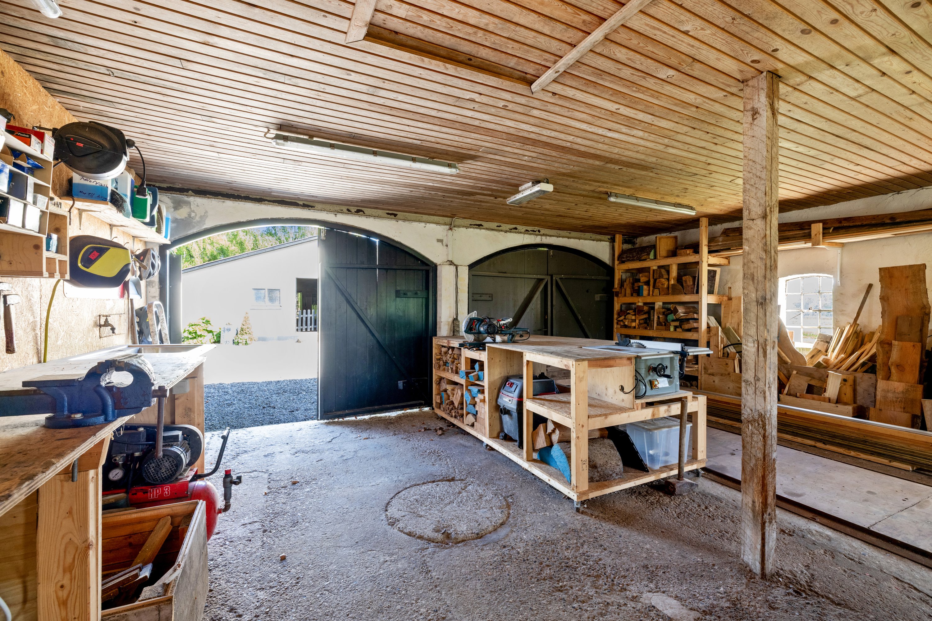 Fremhævet garage billede i fuldskærmstilstand. Billede af Ramskovvej 3, 8500 Grenaa