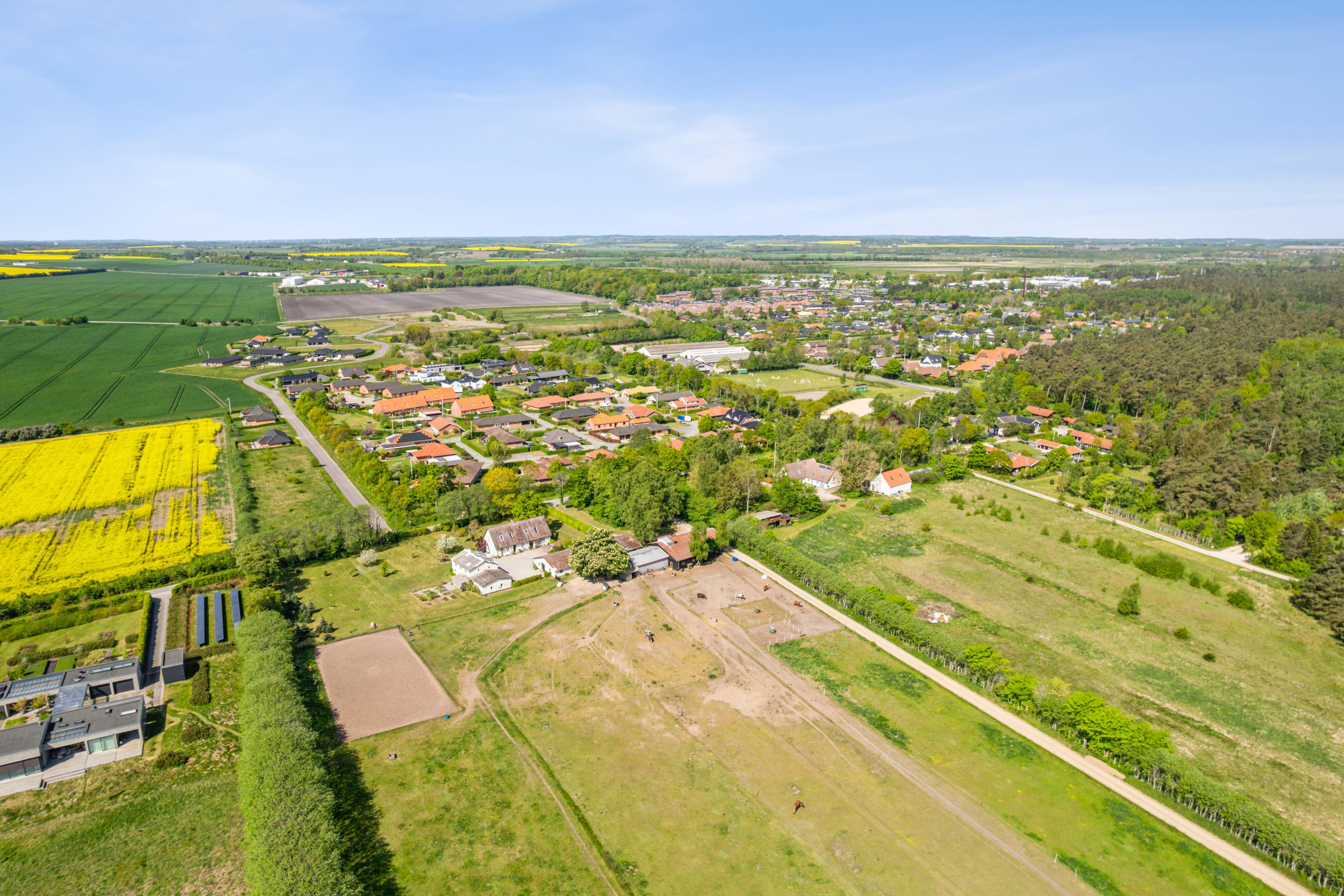 Fremhævet luftfoto billede i fuldskærmstilstand. Billede af Ramskovvej 3, 8500 Grenaa