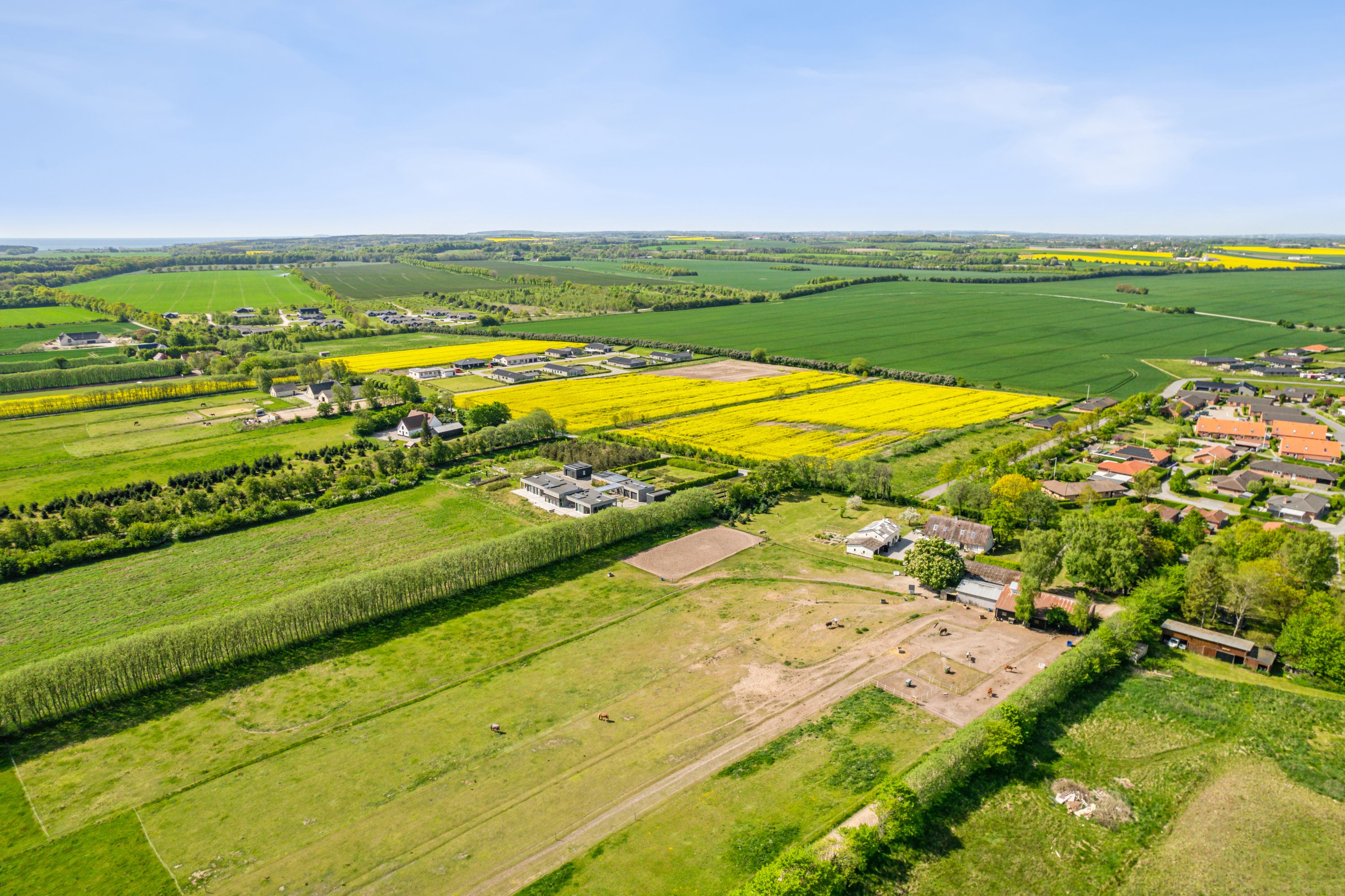 Fremhævet luftfoto billede i fuldskærmstilstand. Billede af Ramskovvej 3, 8500 Grenaa
