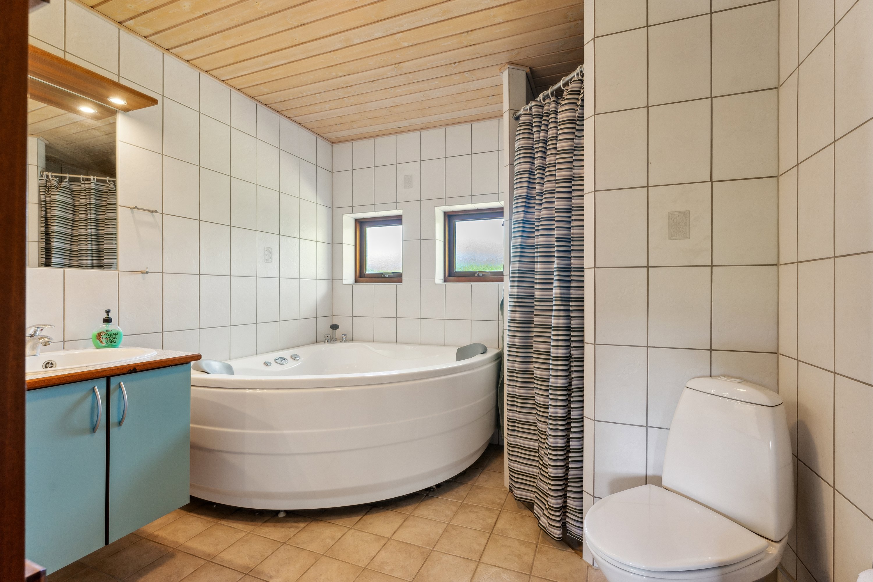 Fremhævet badeværelse billede i fuldskærmstilstand. Billede af Hjortespringet 6, 8850 Bjerringbro