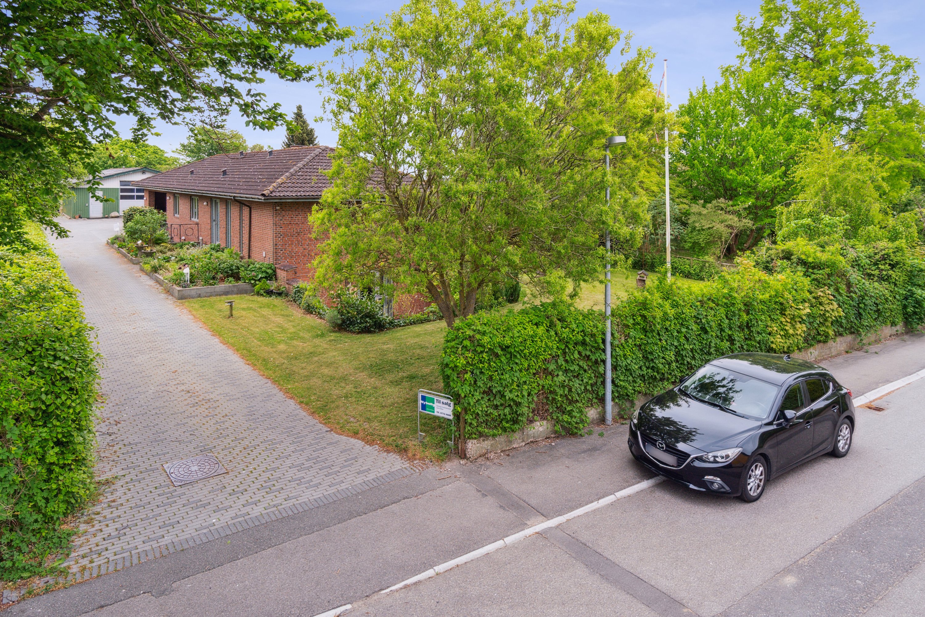 Fremhævet set fra vejen billede i fuldskærmstilstand. Billede af Arresødalvej 11C, Vinderød, 3300 Frederiksværk