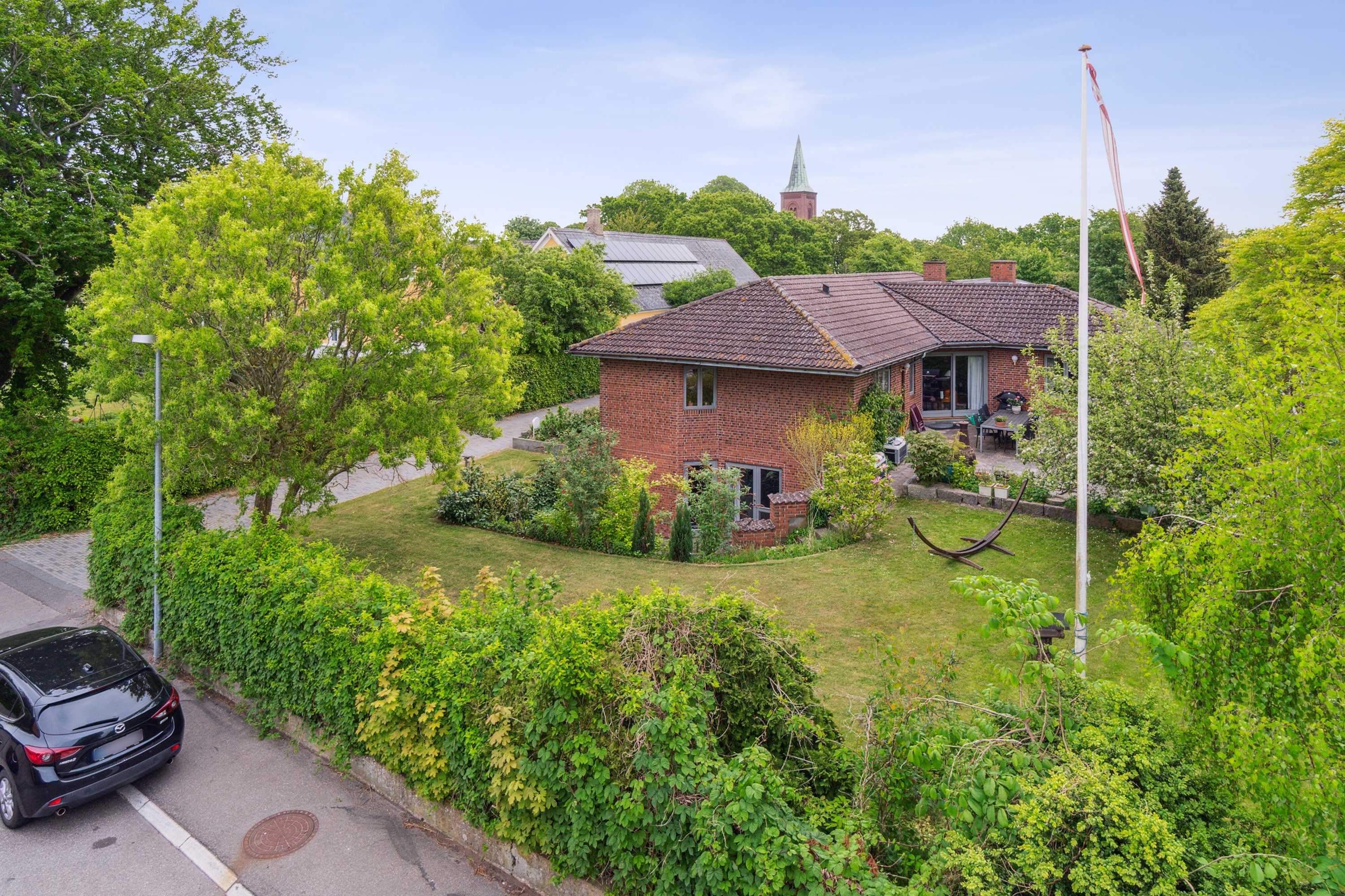 Fremhævet set fra vejen billede i fuldskærmstilstand. Billede af Arresødalvej 11C, Vinderød, 3300 Frederiksværk