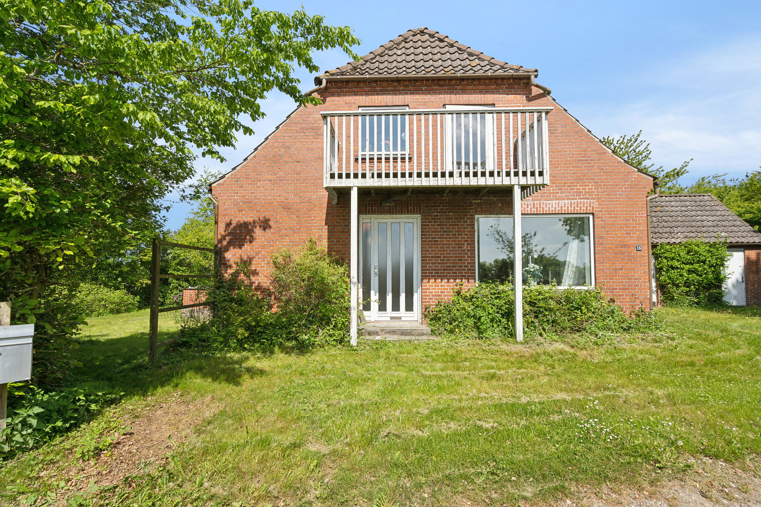 Fremhævet set fra haven billede i fuldskærmstilstand. Billede af Eskebjergvej 16, 5762 Vester Skerninge