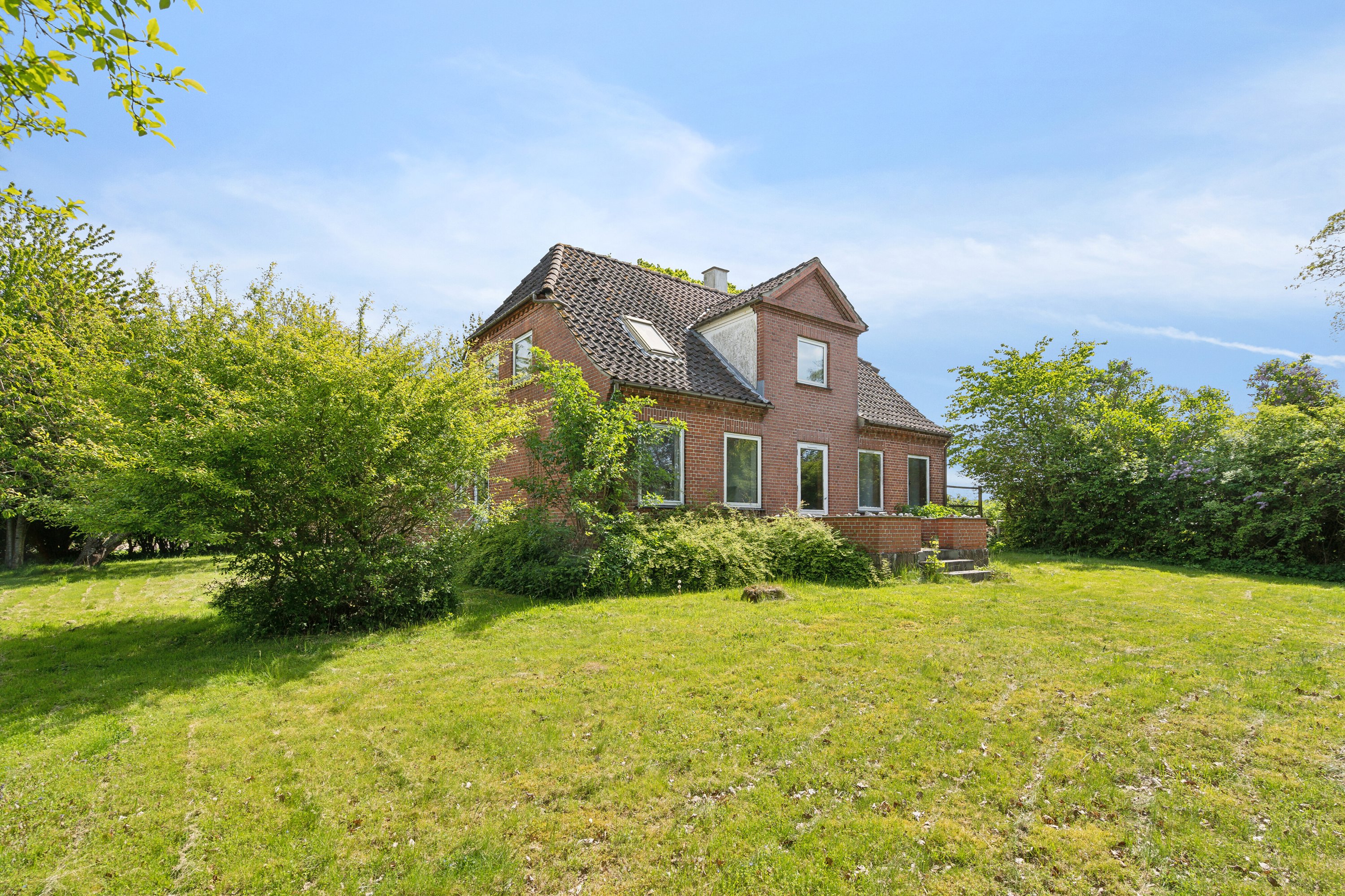 Miniaturebillede 1: set fra haven. Billede af Eskebjergvej 16, 5762 Vester Skerninge