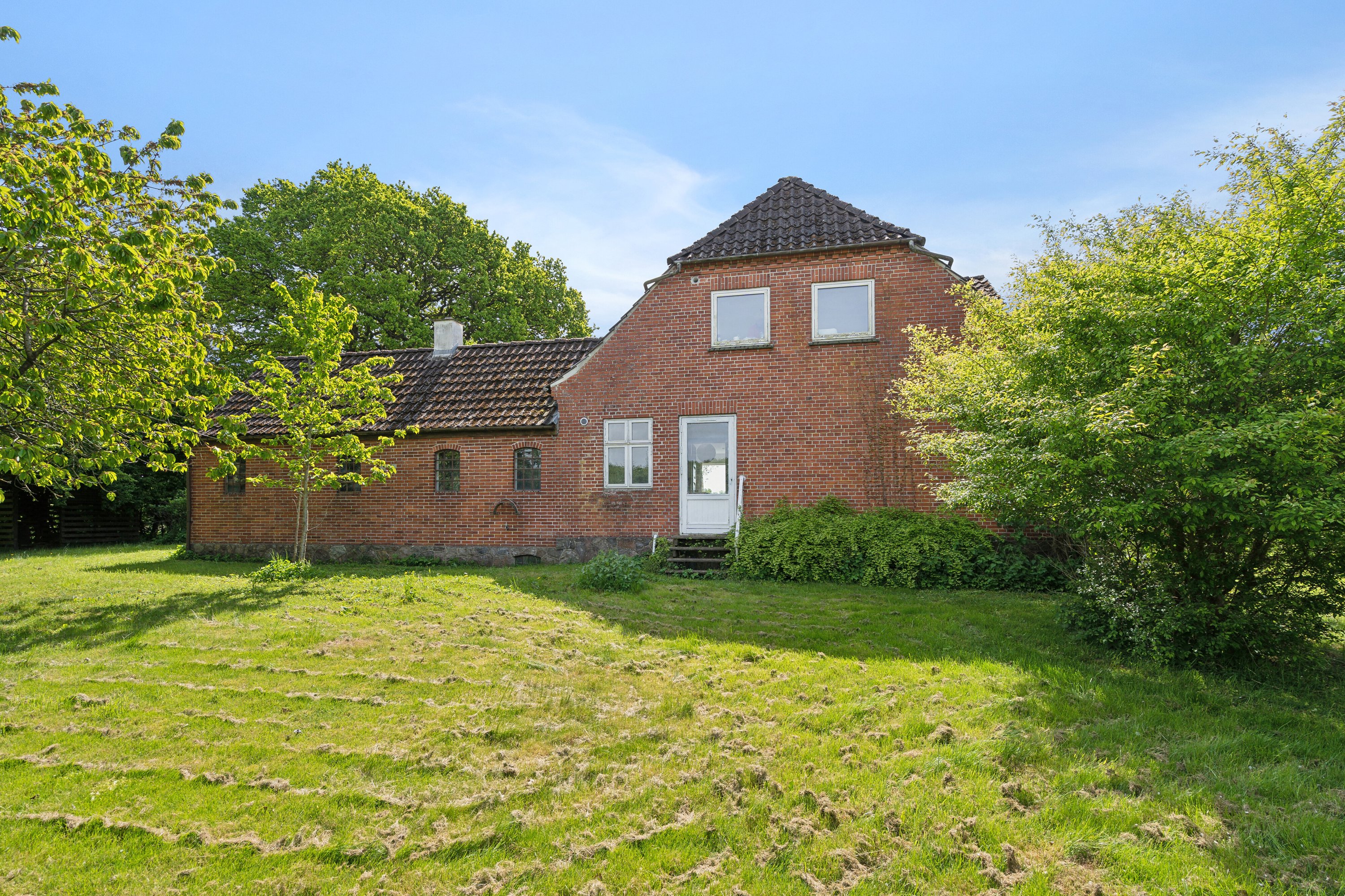 Fremhævet set fra haven billede i fuldskærmstilstand. Billede af Eskebjergvej 16, 5762 Vester Skerninge