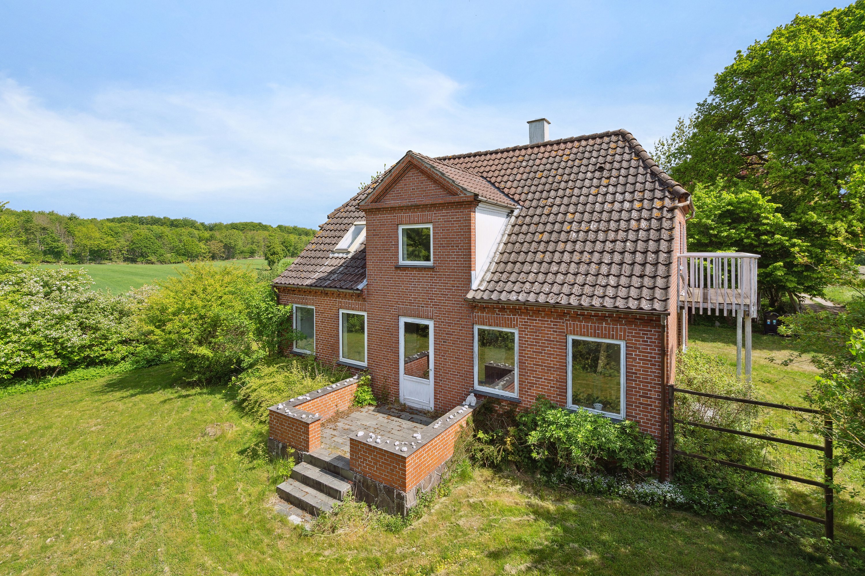 Miniaturebillede 2: udendørs. Billede af Eskebjergvej 16, 5762 Vester Skerninge