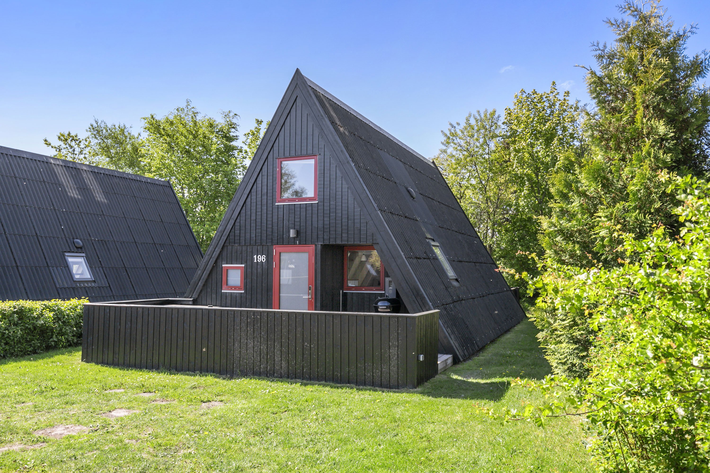 Fremhævet facade billede i fuldskærmstilstand. Billede af Golfsvinget 196, Gatten, 9640 Farsø