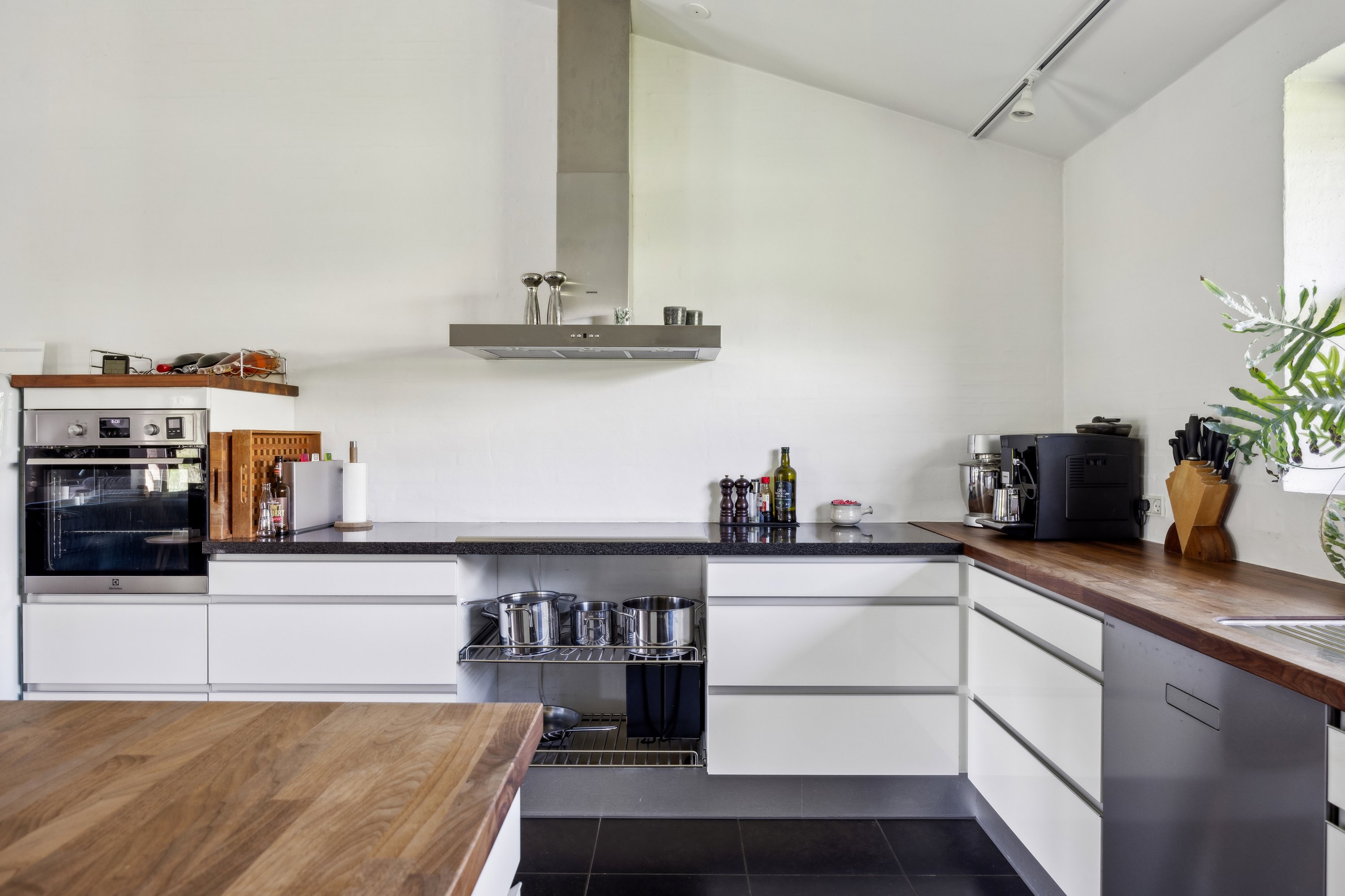 Fremhævet køkken billede i fuldskærmstilstand. Billede af Toftevej 26, Egsmarklund, 8400 Ebeltoft