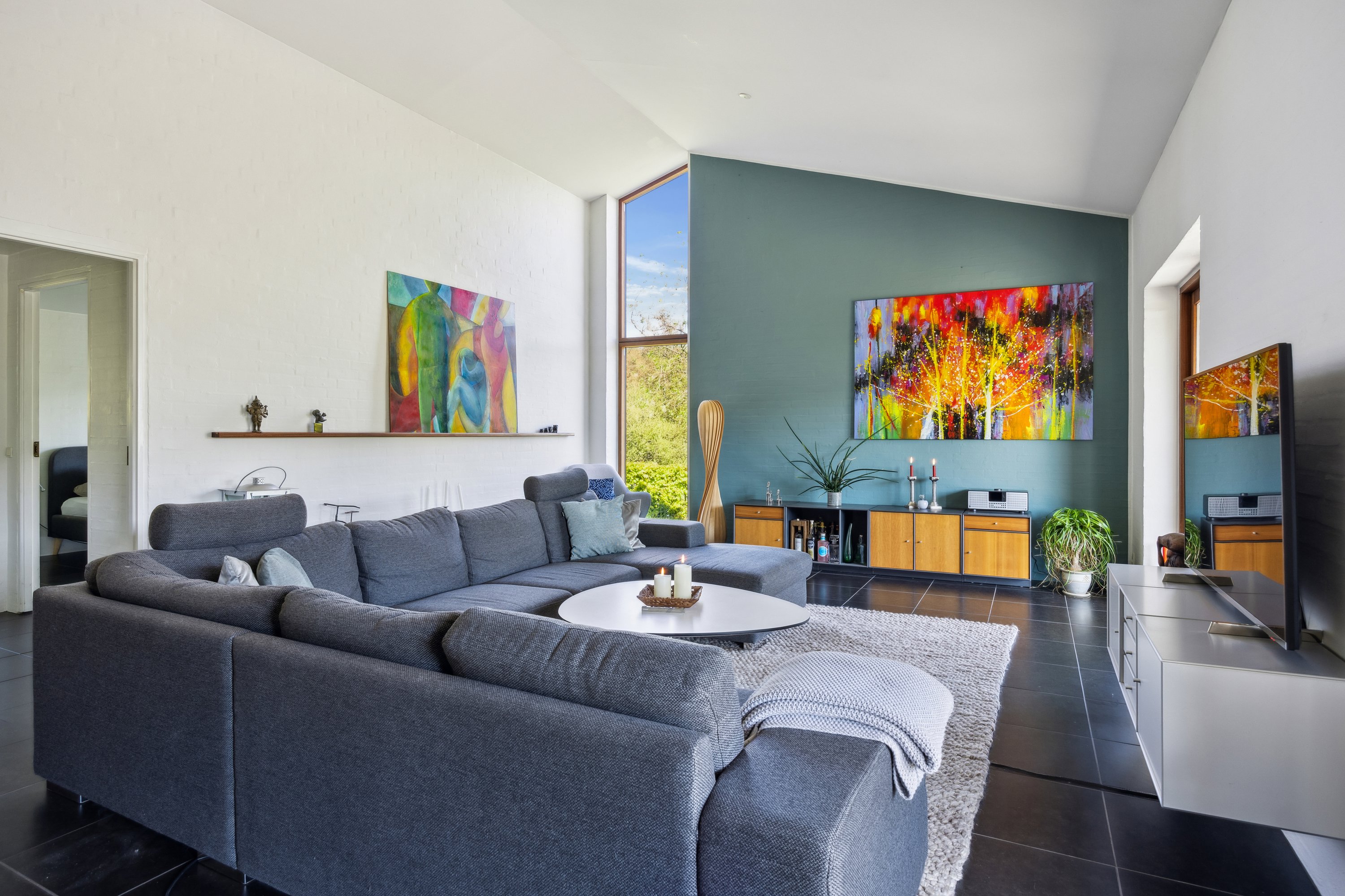 Fremhævet stue billede i fuldskærmstilstand. Billede af Toftevej 26, Egsmarklund, 8400 Ebeltoft